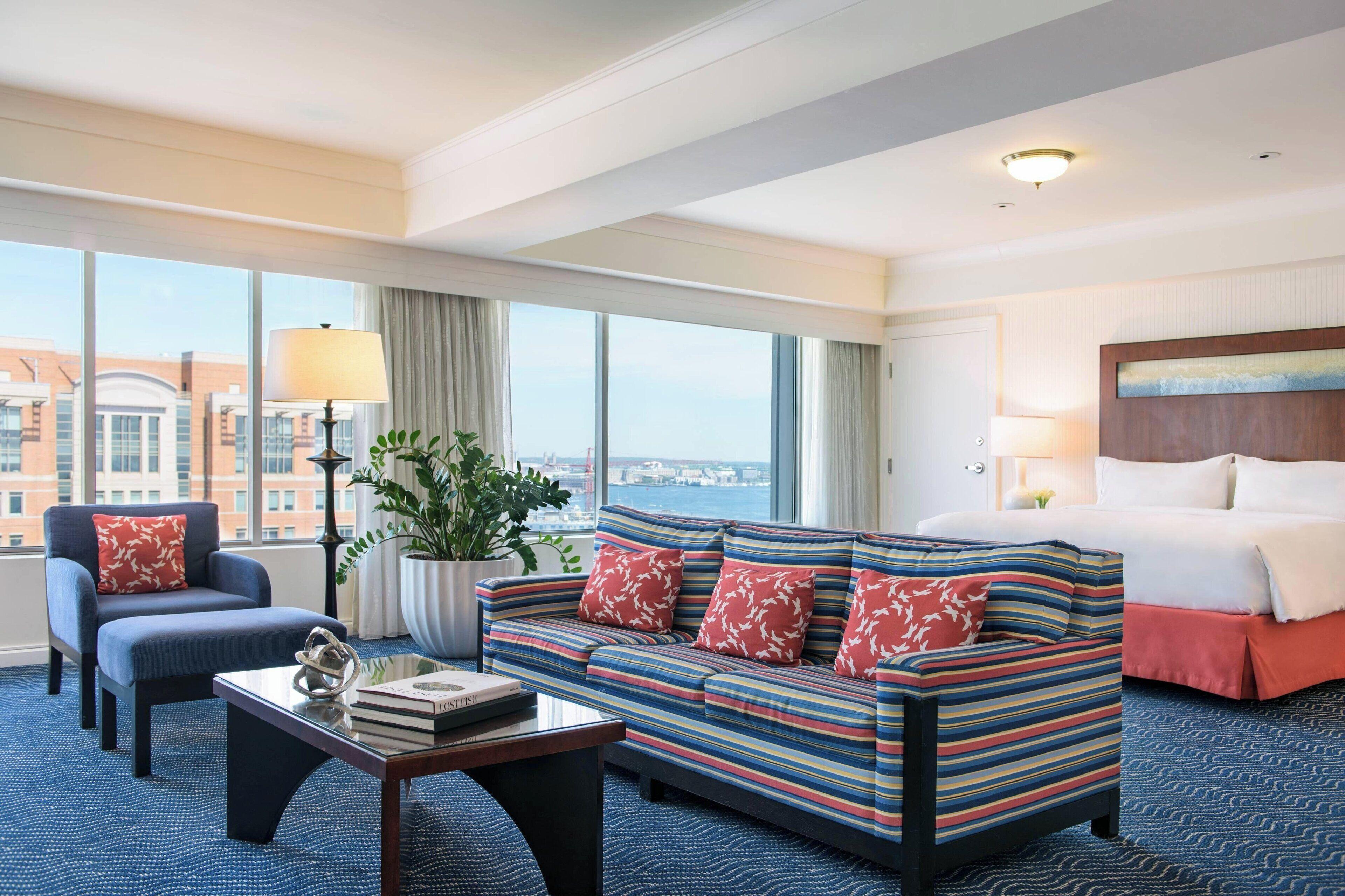 Renaissance Seaport District Hotel 4*