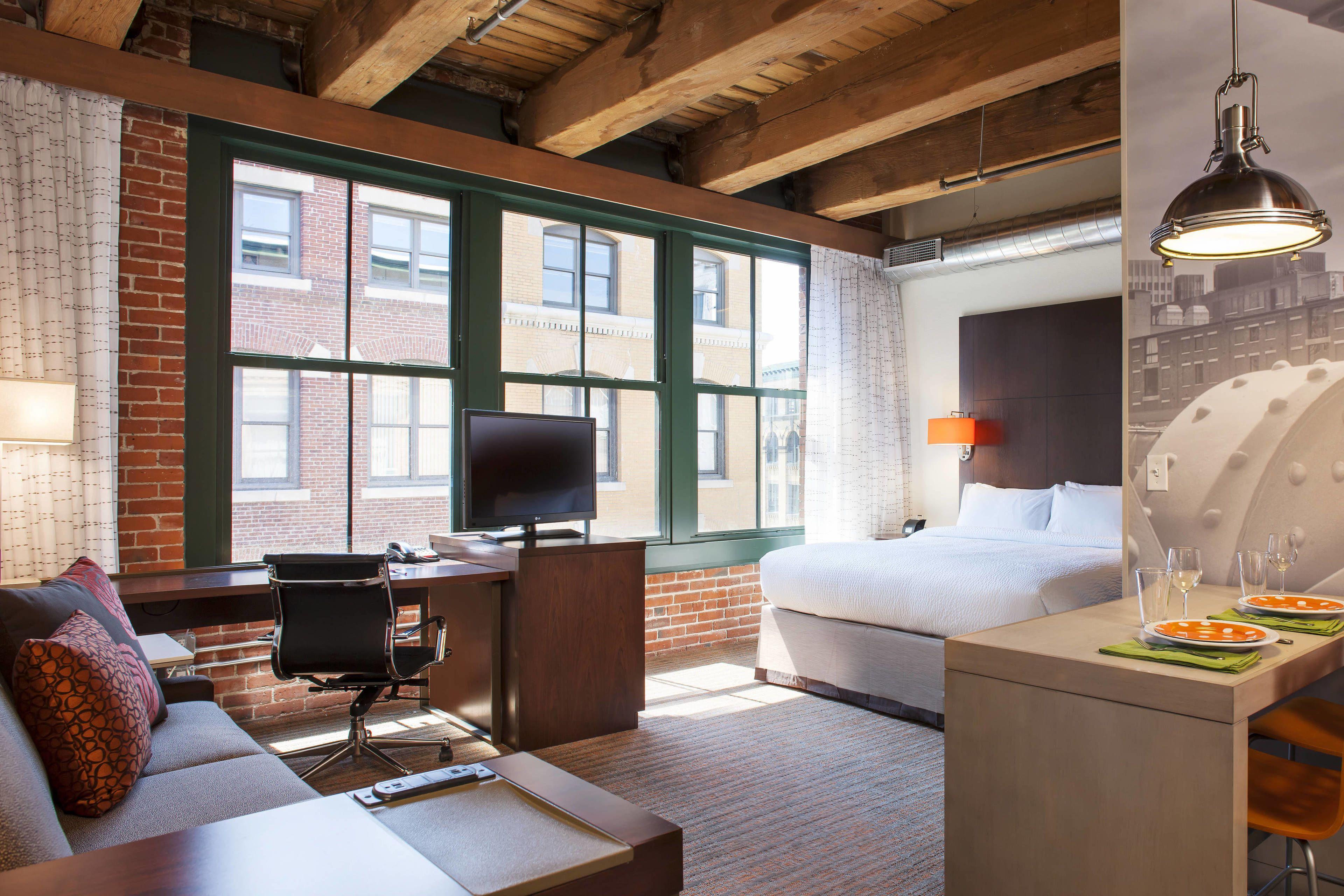 By Marriott Downtown Seaport Hotel 3*