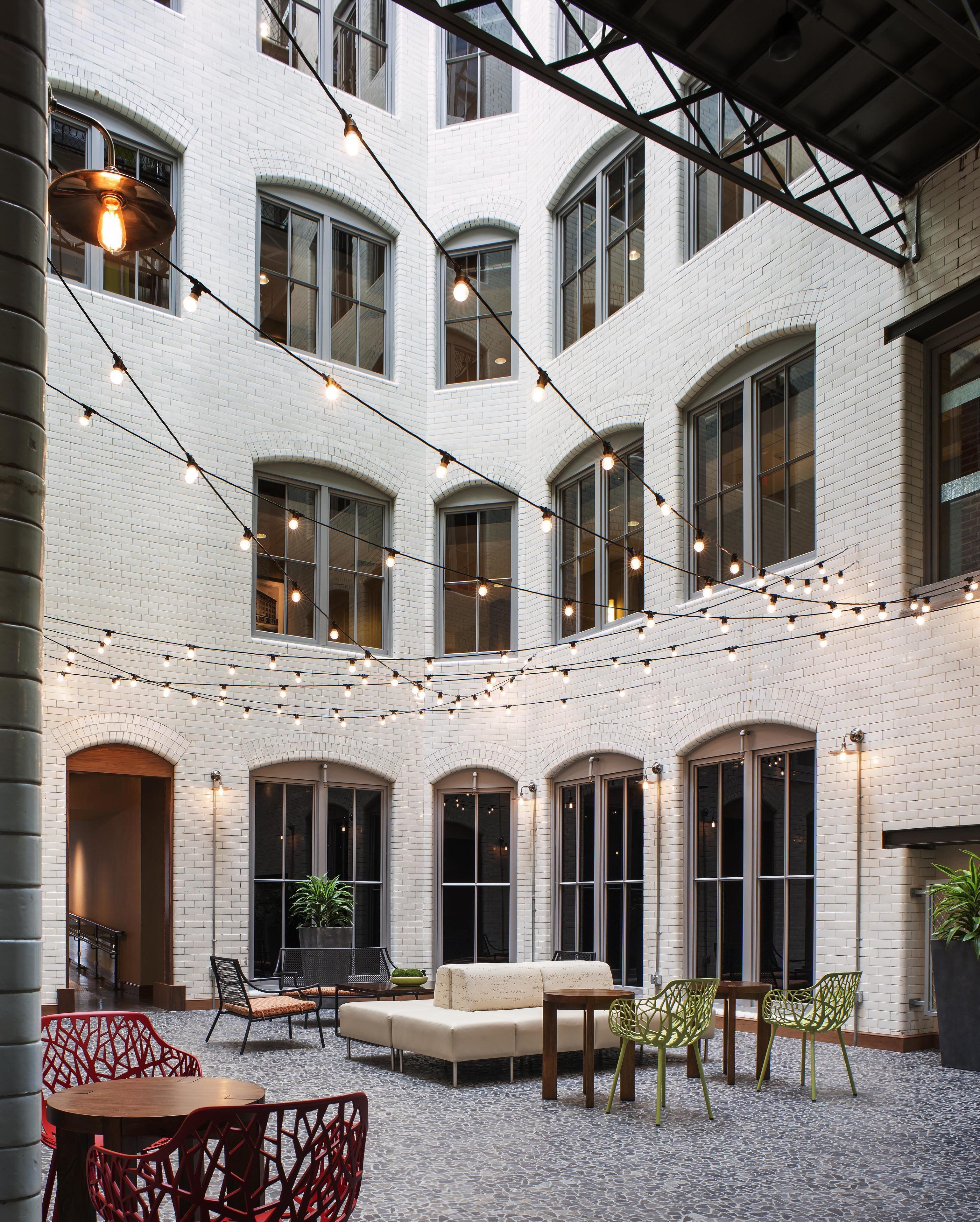 Hotel By Marriott Downtown Seaport 3*