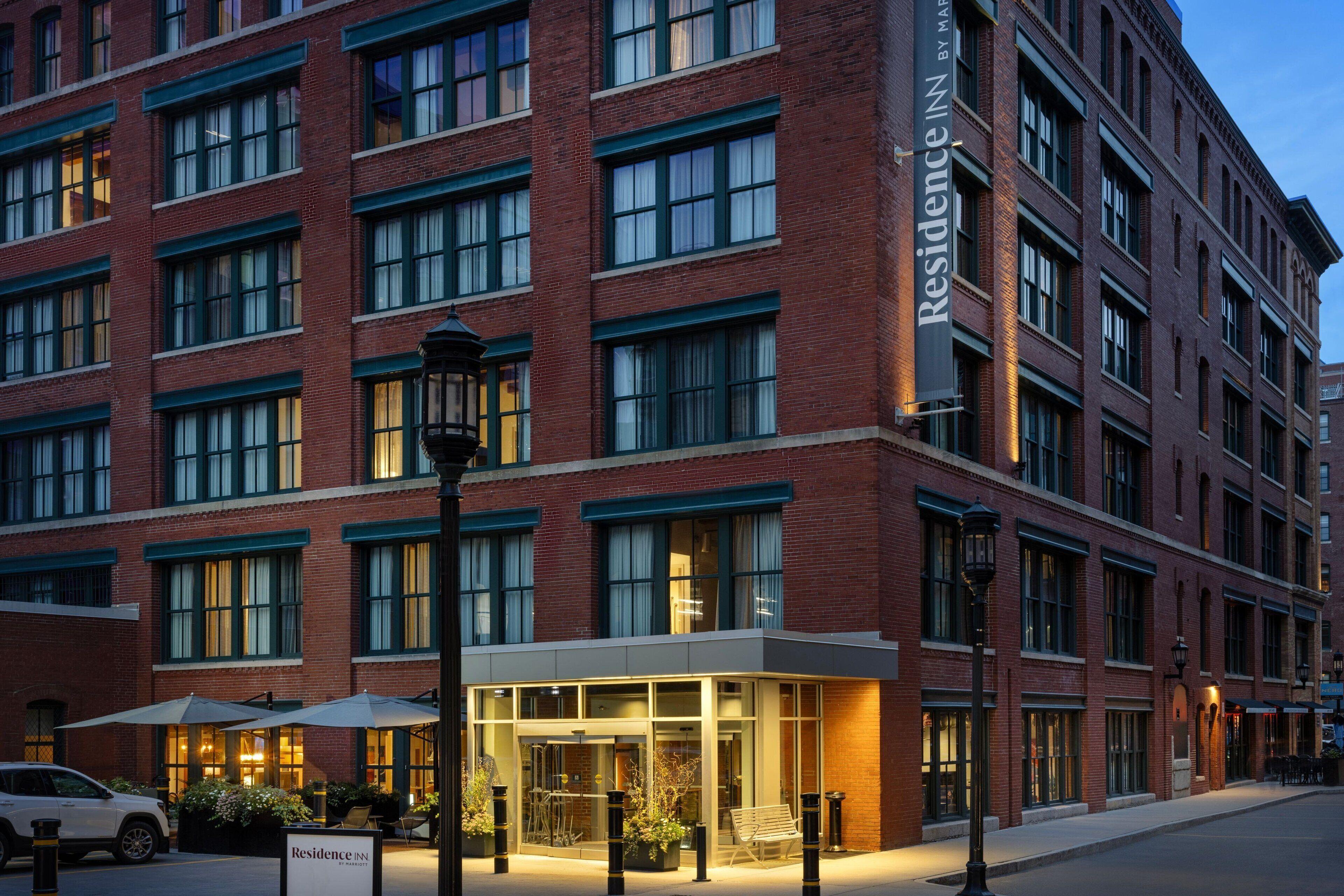 Hotel By Marriott Downtown Seaport Boston