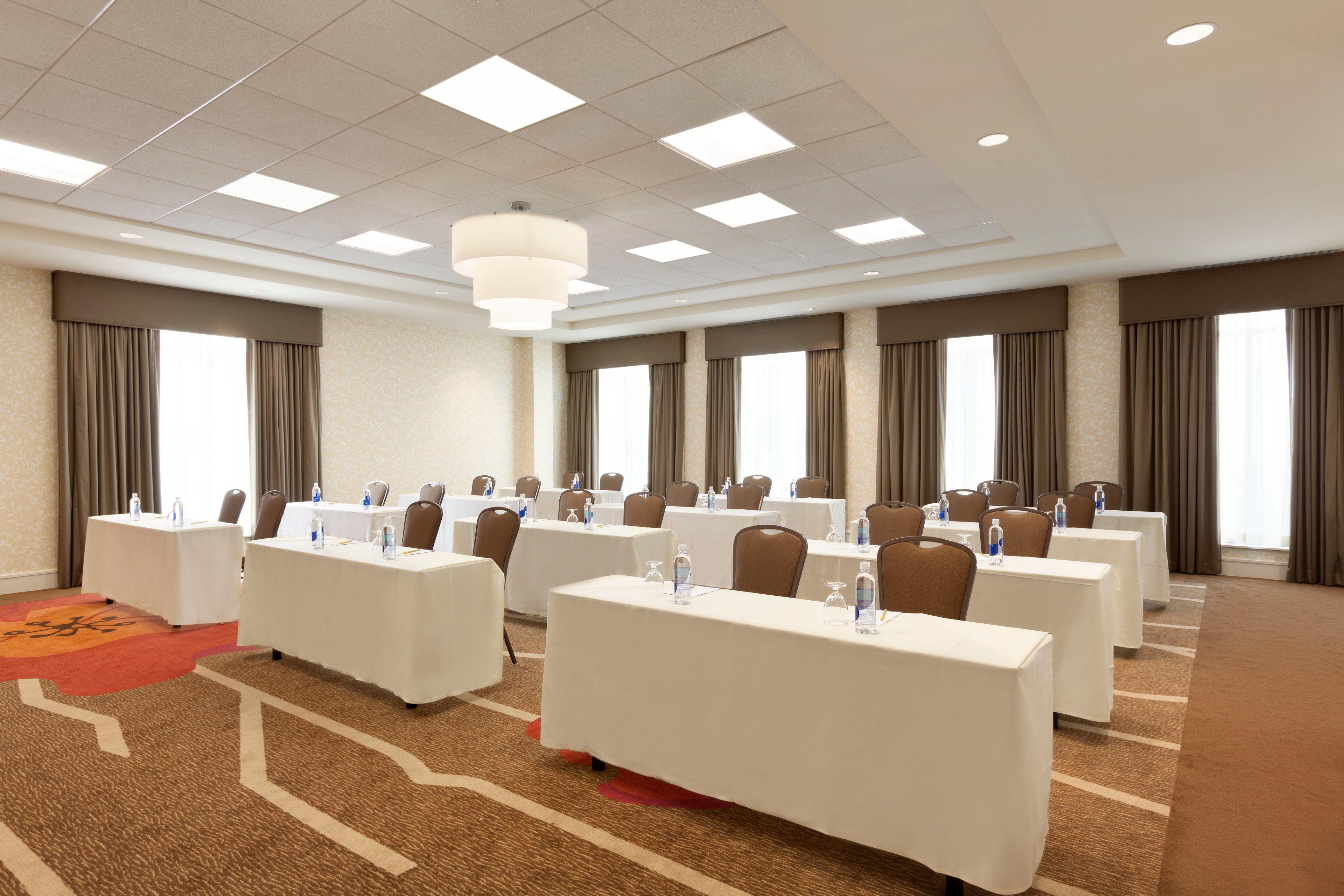 Hilton Garden Logan Airport Hotel 3*