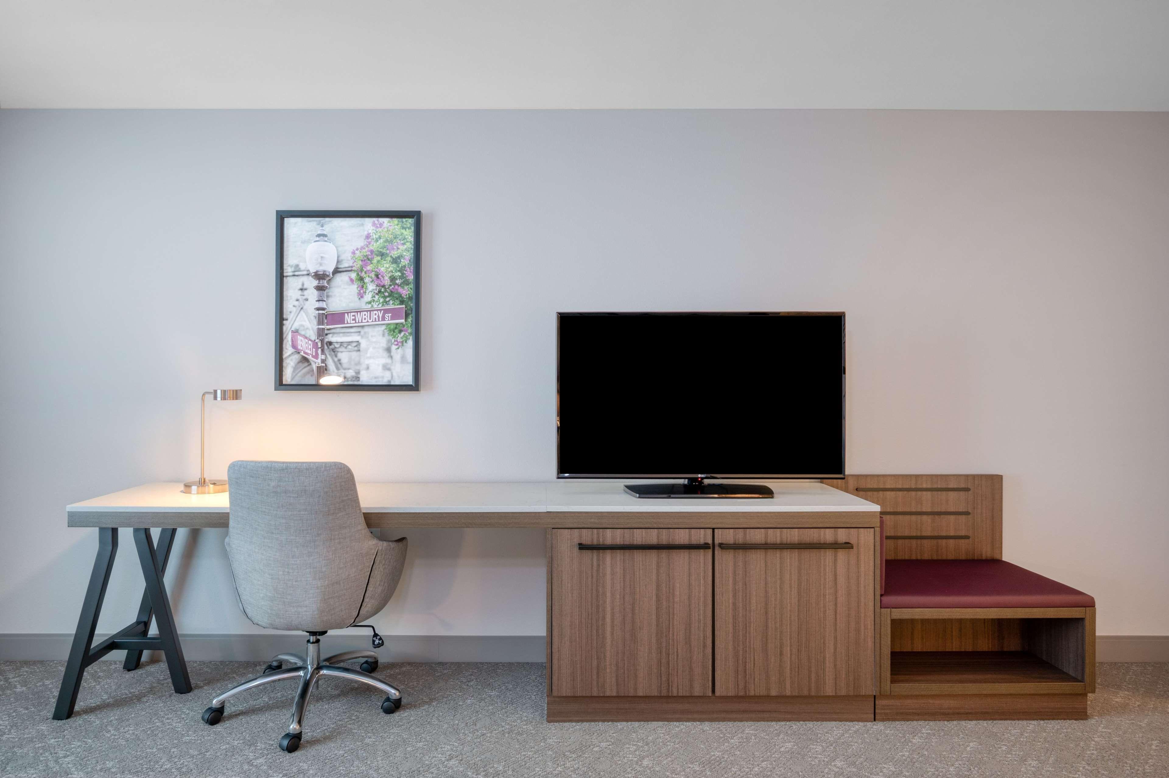 Hilton Garden Logan Airport Hotel Boston