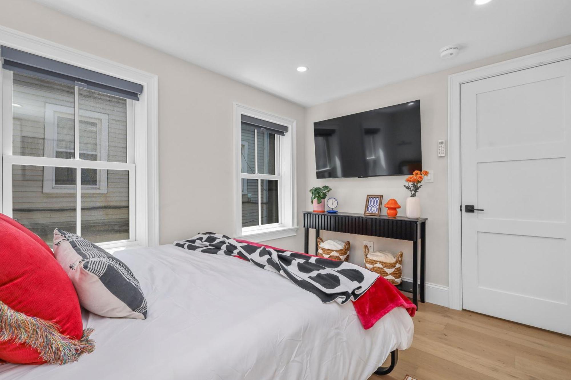 3br3bth Entire House Steps To Downtown & Td Garden Holiday home *