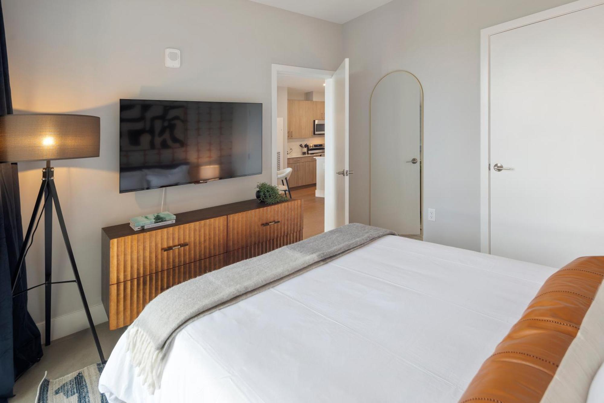 Hyatus Luxury Residences South Bay Designer Collection Aparthotel