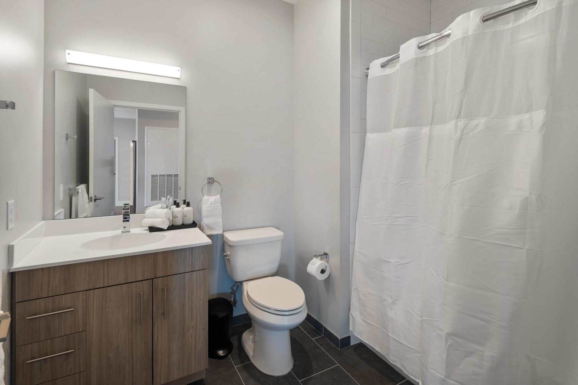 Aparthotel Hyatus Luxury Residences South Bay Designer Collection