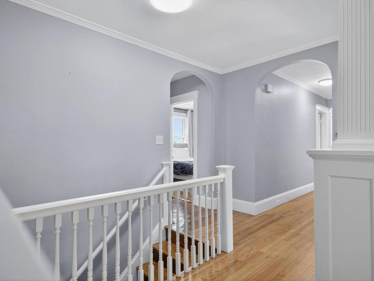 Vintage 5br In With Free Parking Apartment *