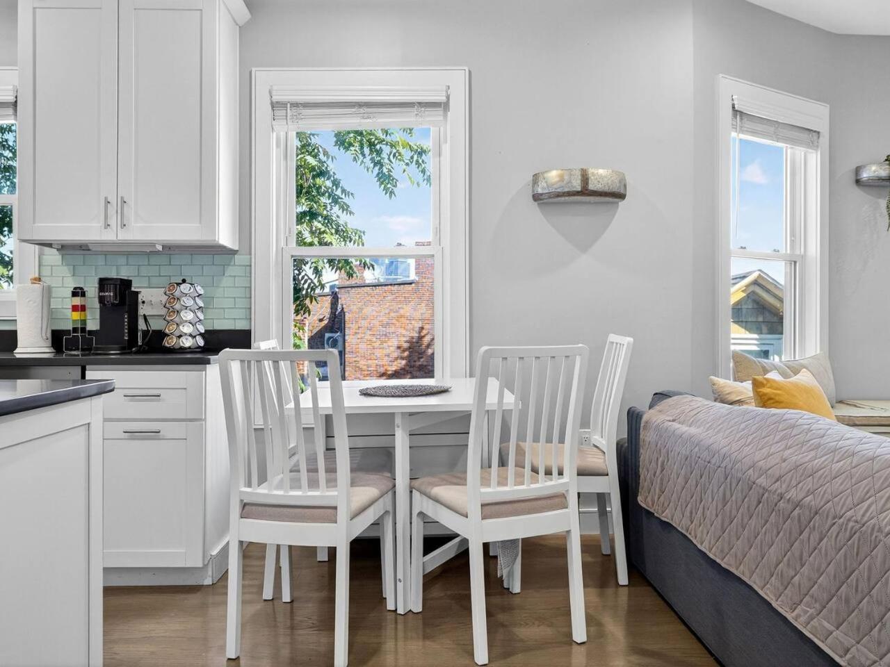 Luxury 3br 2ba Penthouse *