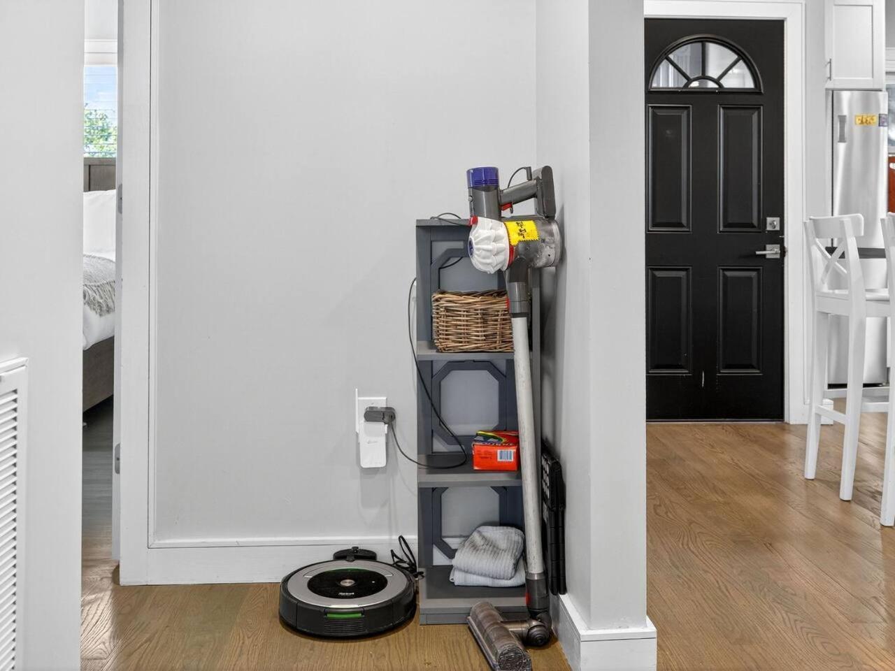 Luxury 3br 2ba Penthouse Apartment *