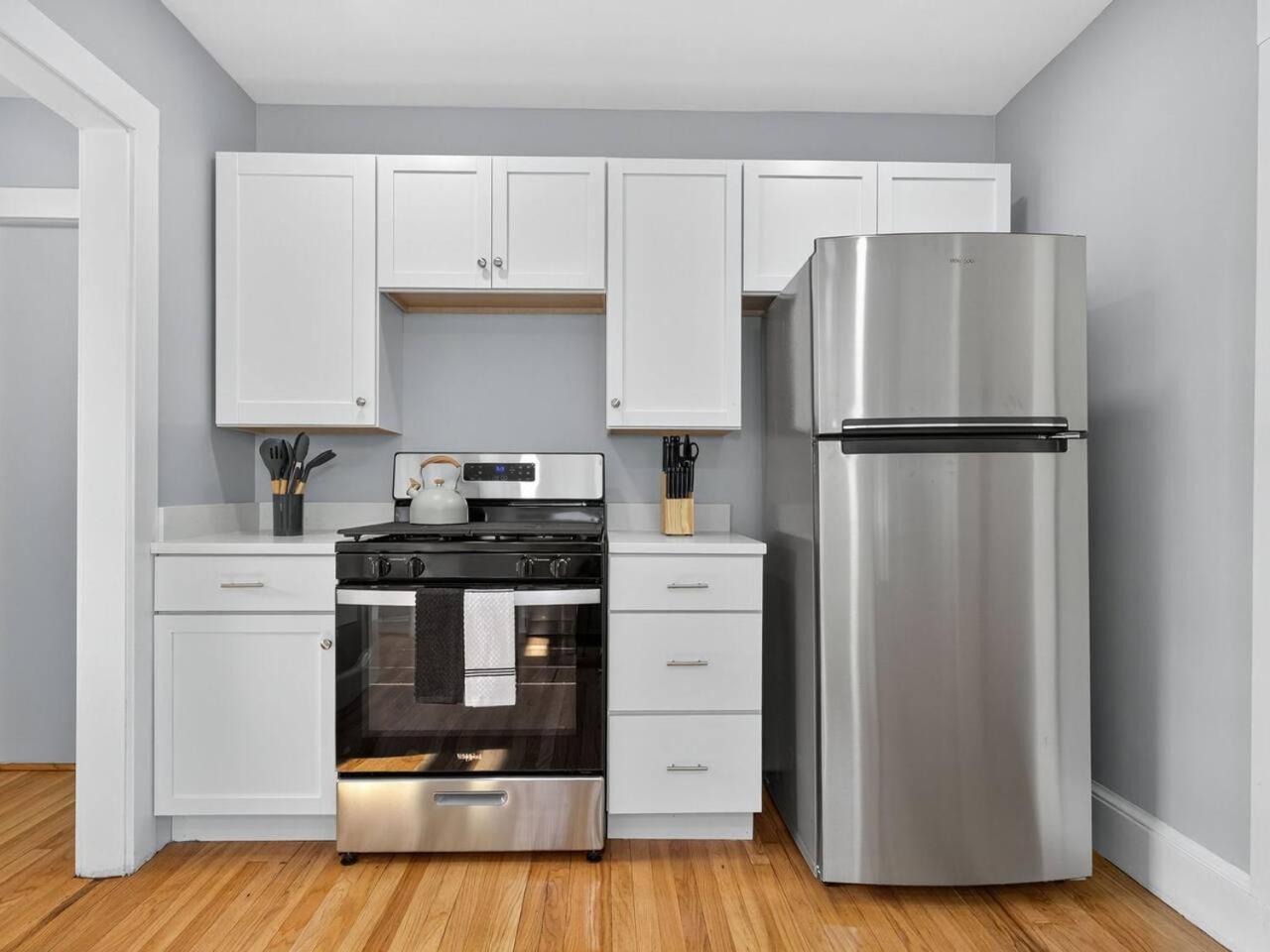 Vintage 5br In With Free Parking Apartment Boston