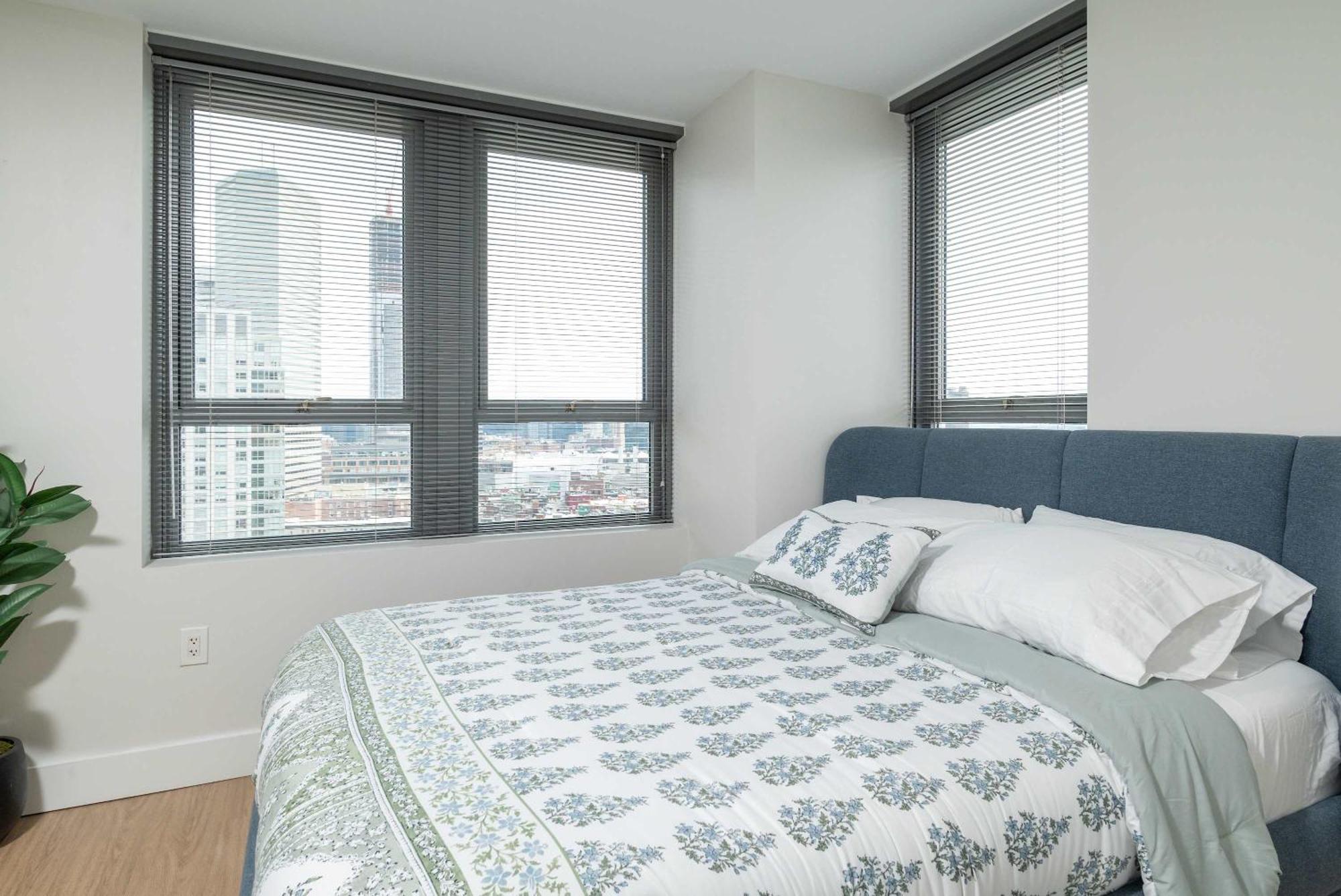 Apartment 2br Penthouse Common Dt *