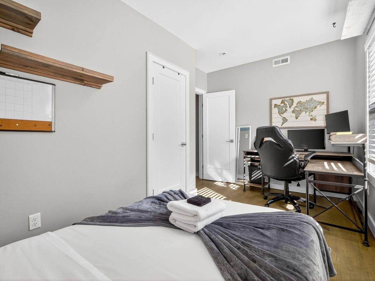 Luxury 3br 2ba Penthouse Apartment *