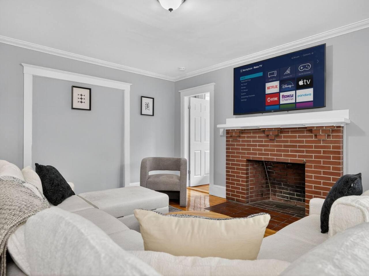 Vintage 5br In With Free Parking *