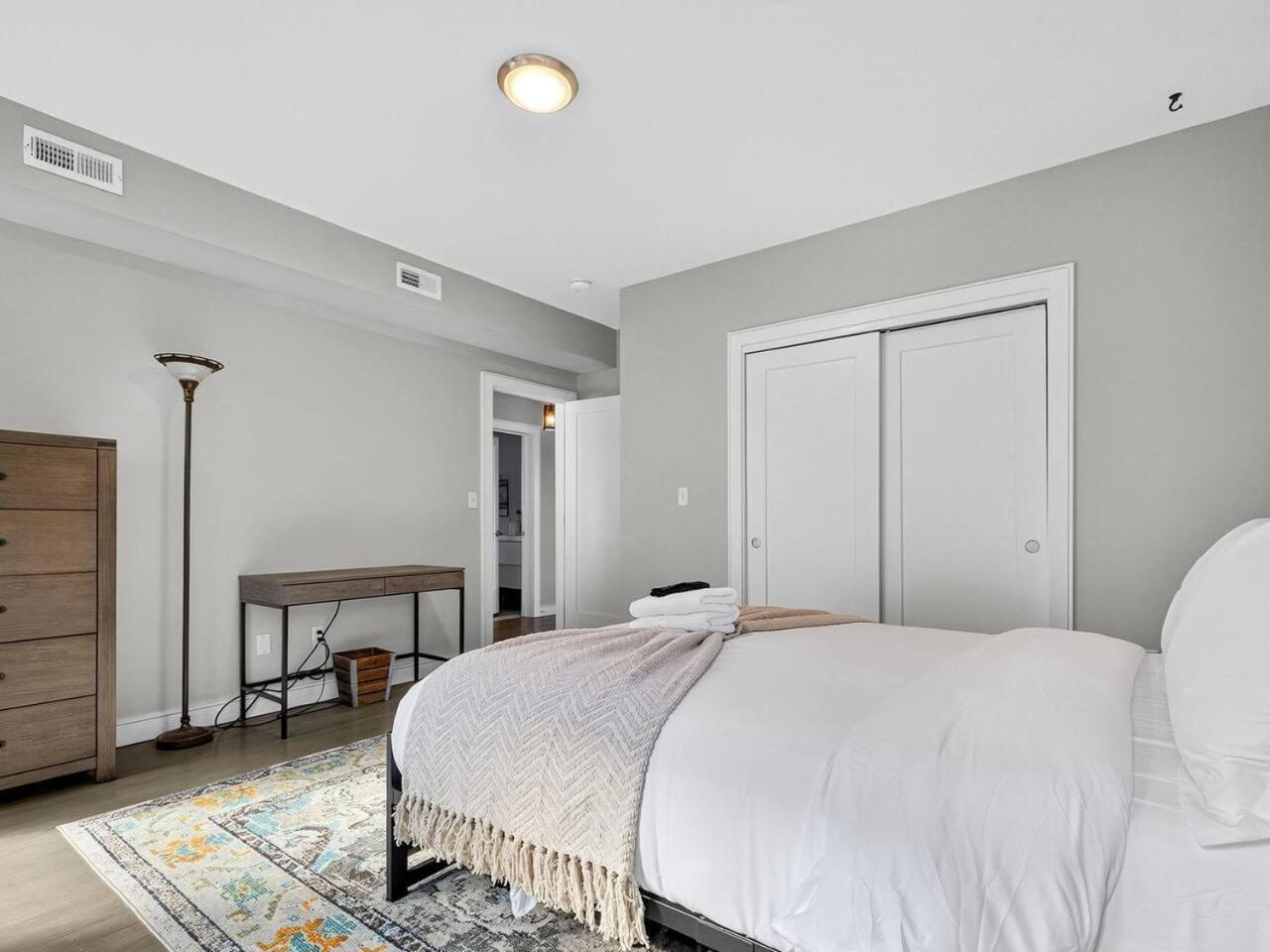 Luxury 3br 2ba Penthouse