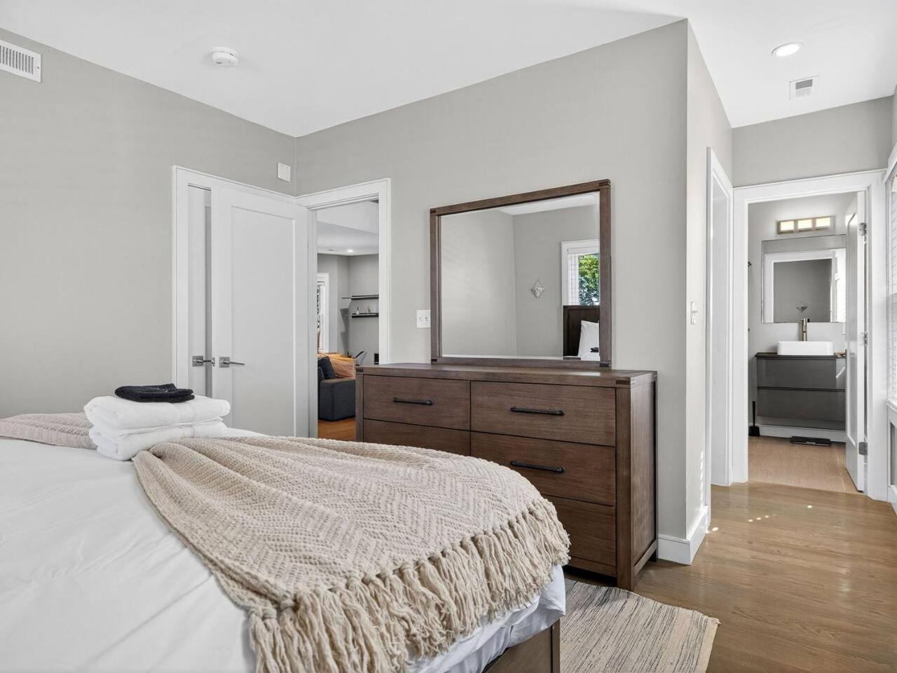 Luxury 3br 2ba Penthouse Apartment Boston