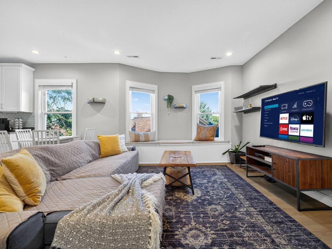 Luxury 3br 2ba Penthouse Apartment