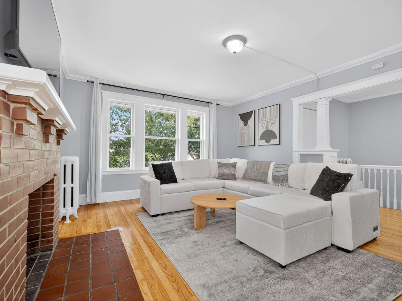 Vintage 5br In With Free Parking