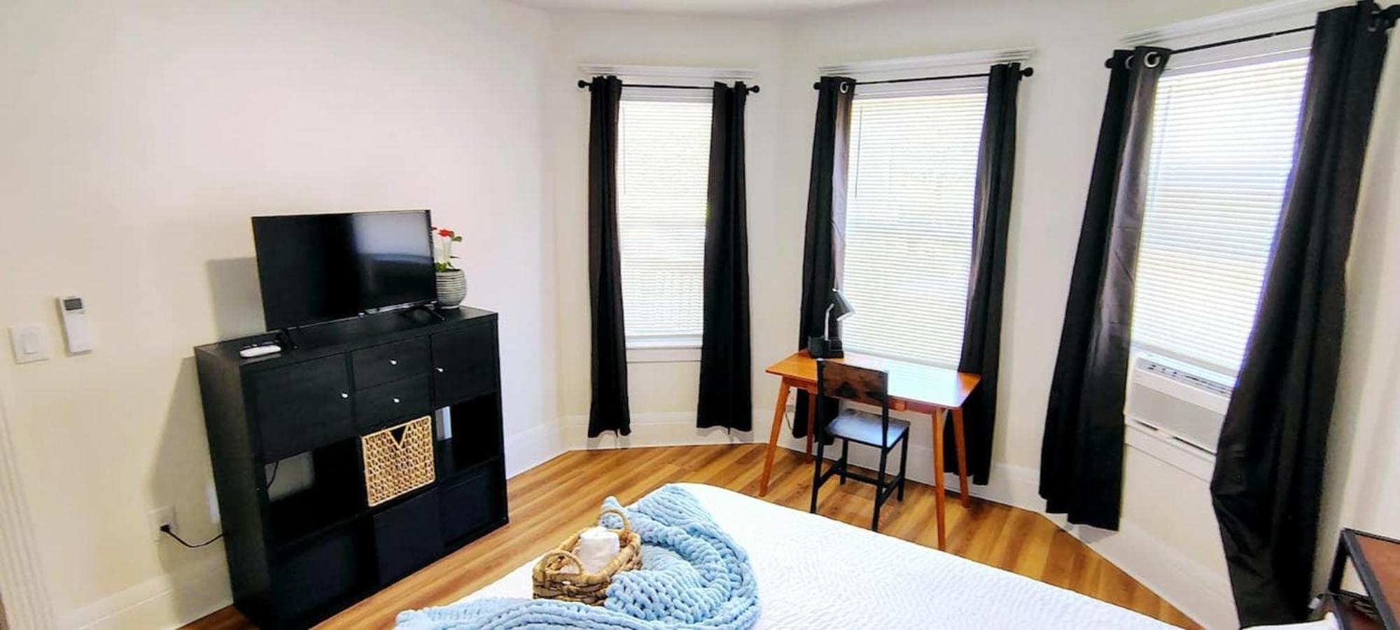 Sunlit Retreat Apartment *