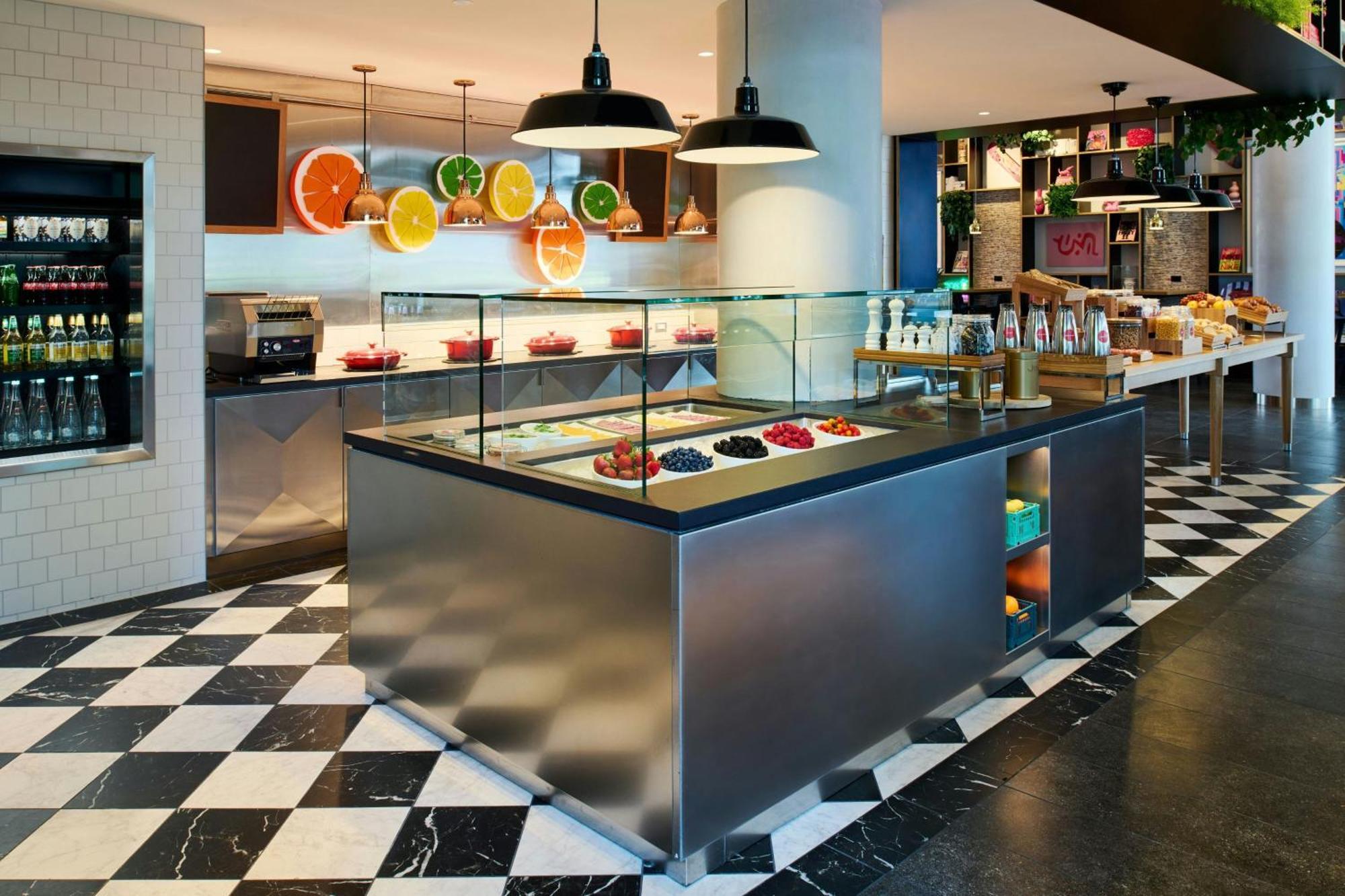 Citizenm Back Bay Hotel 4*