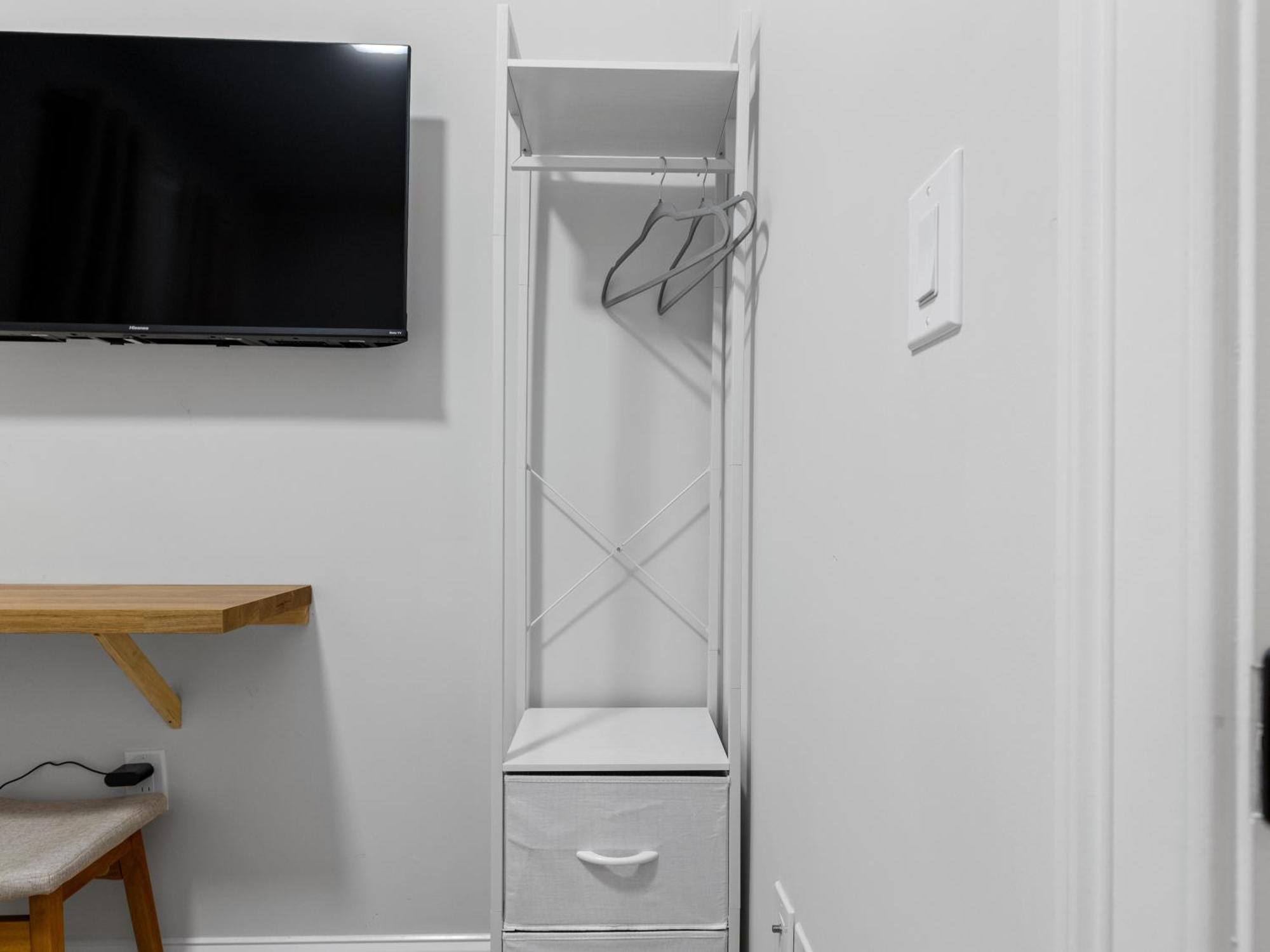 Apartment 5br 3bath 6beds