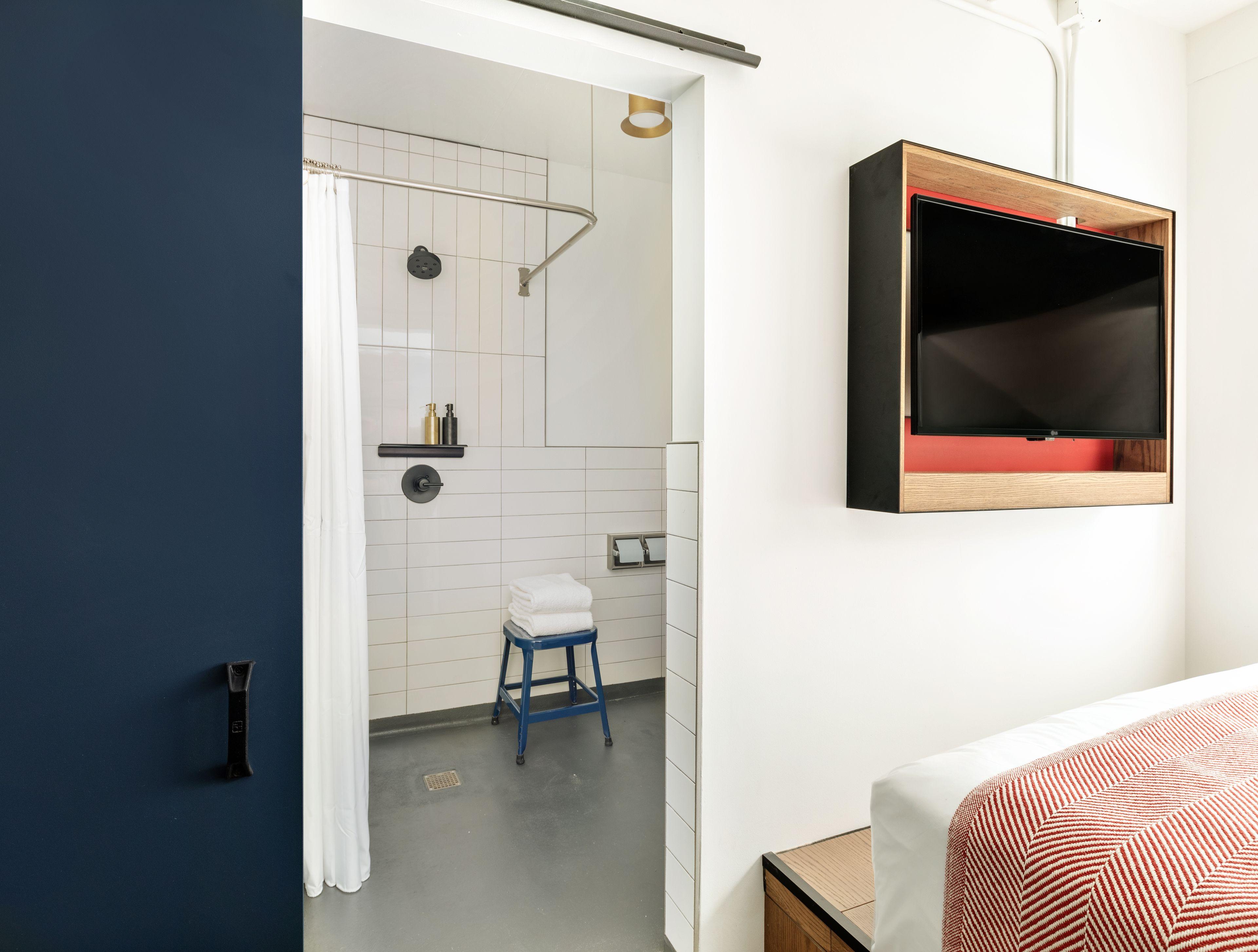 The Revolution 3* Boston