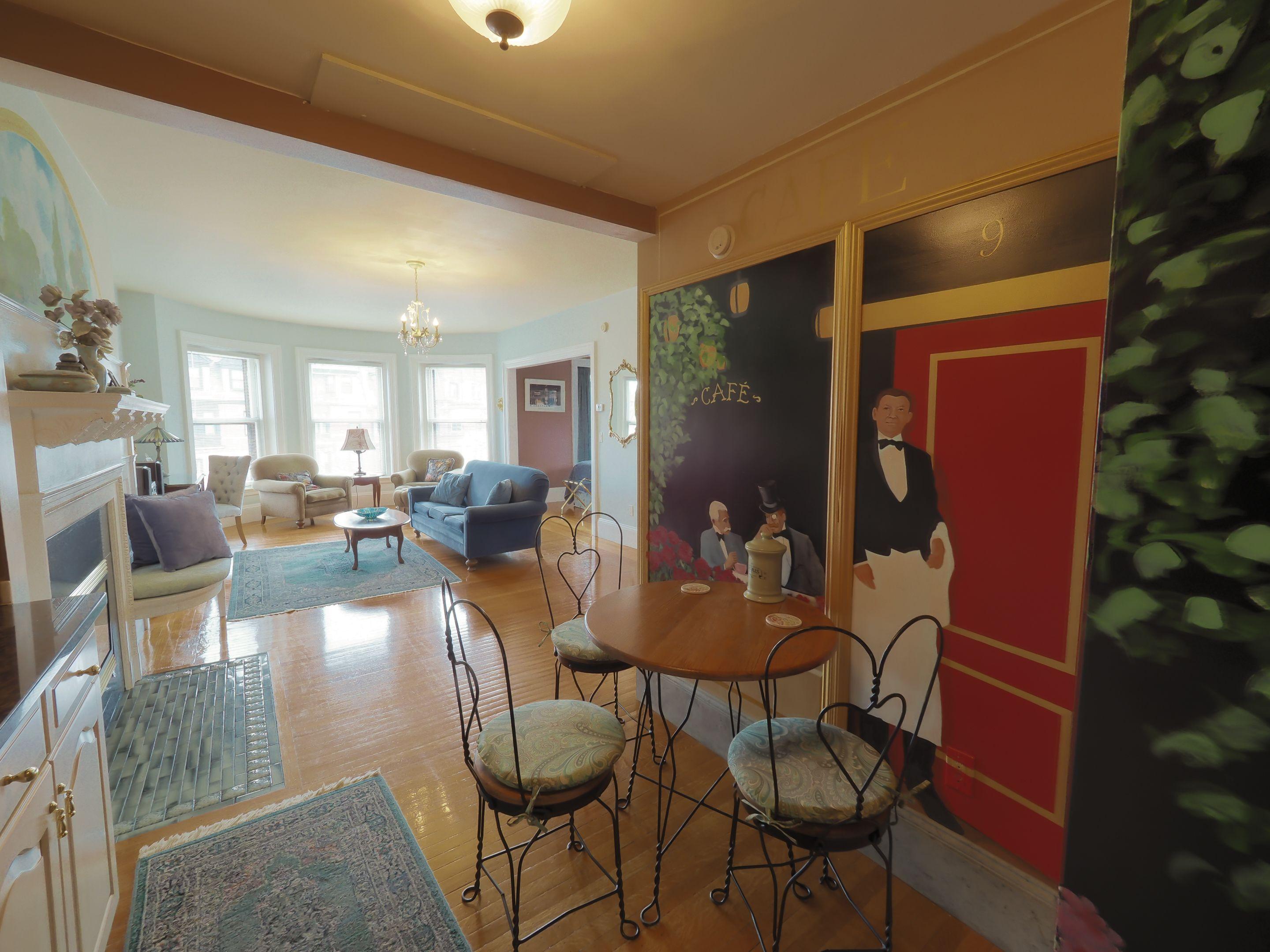 Bed & Breakfast The Gryphon House Boston