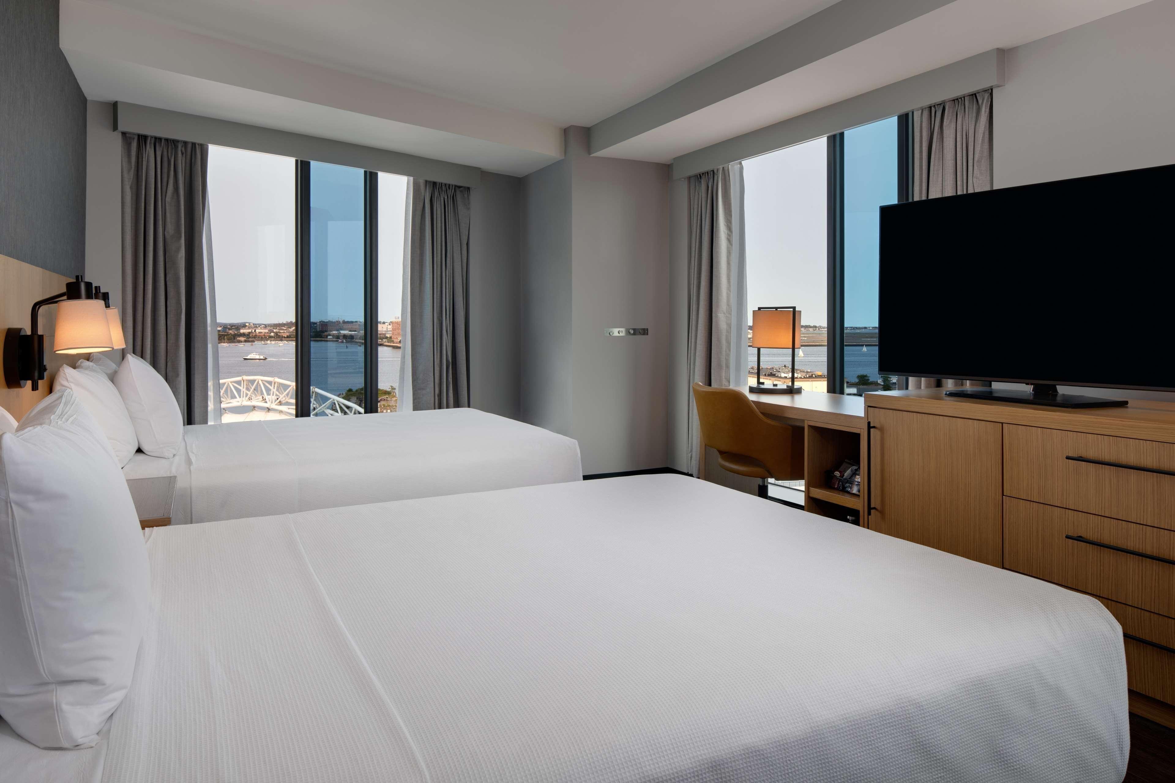 Hyatt Place Boston/seaport District 3*