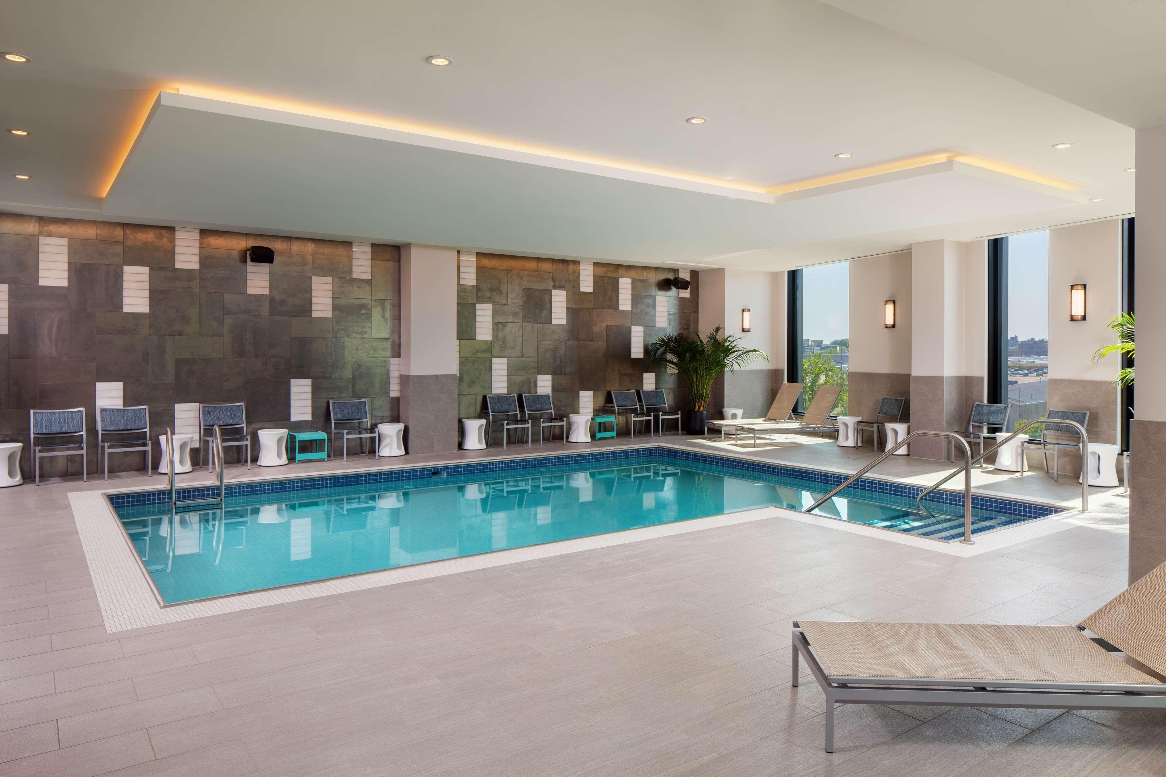 Hampton Seaport District Hotel 3*