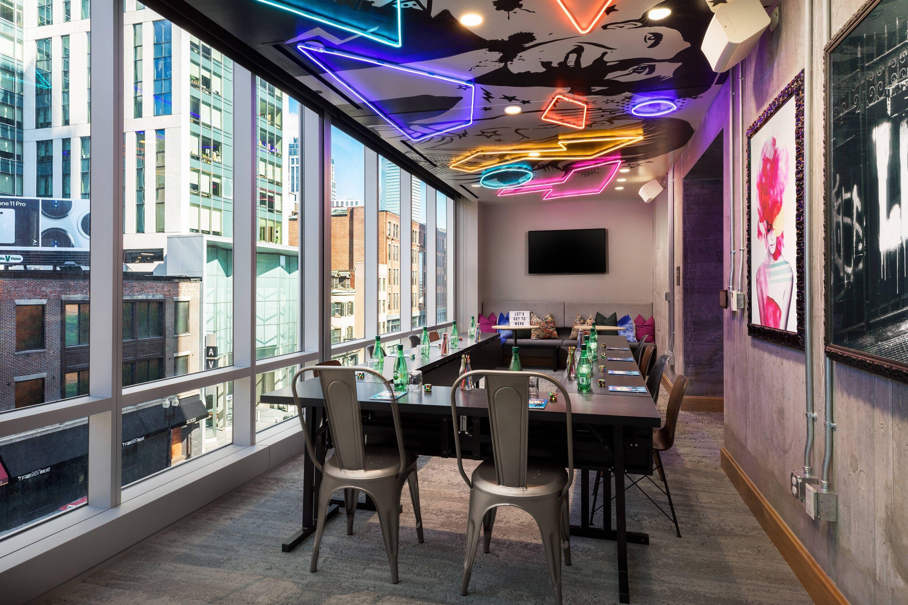Moxy Downtown 3* Boston