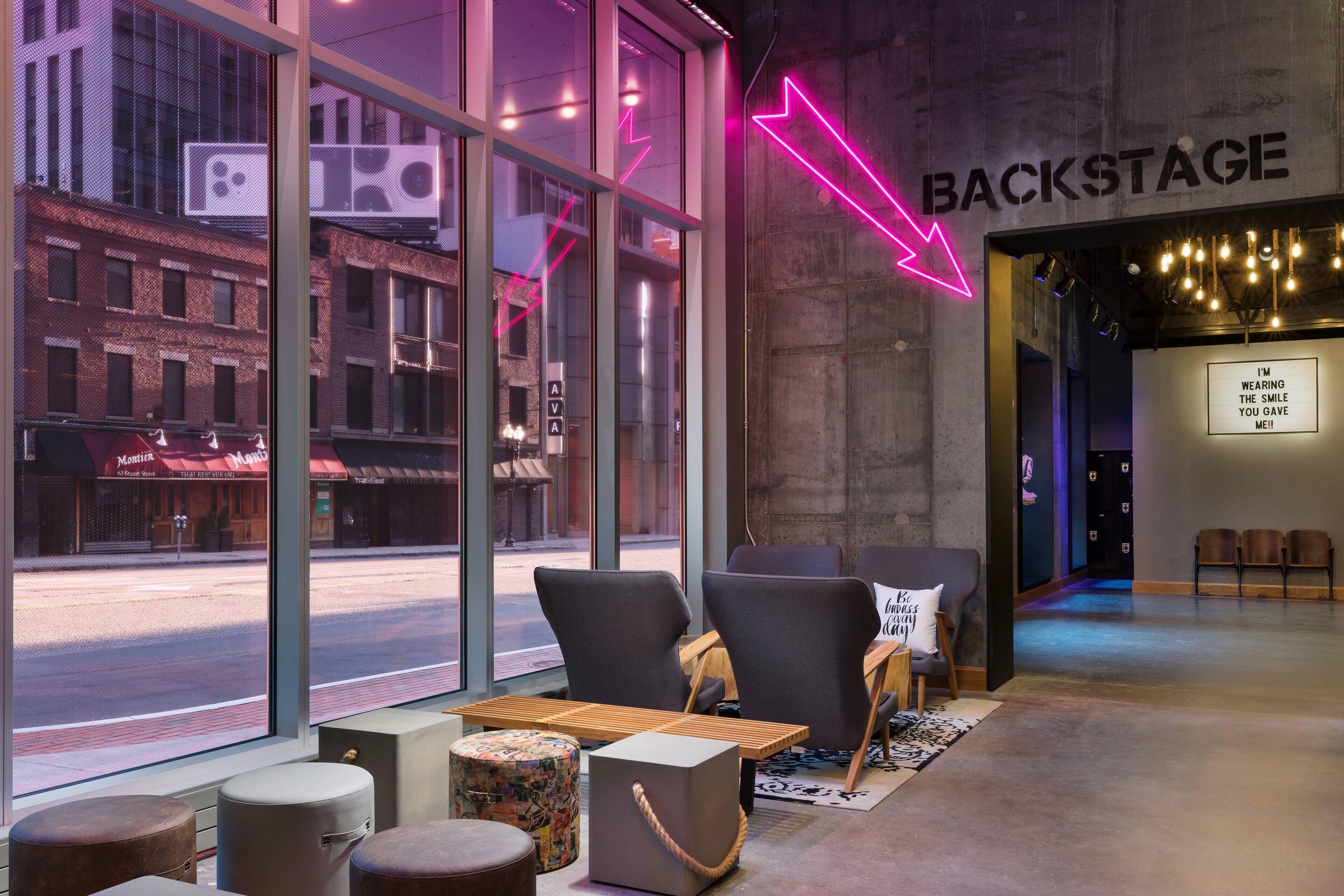 Hotel Moxy Downtown