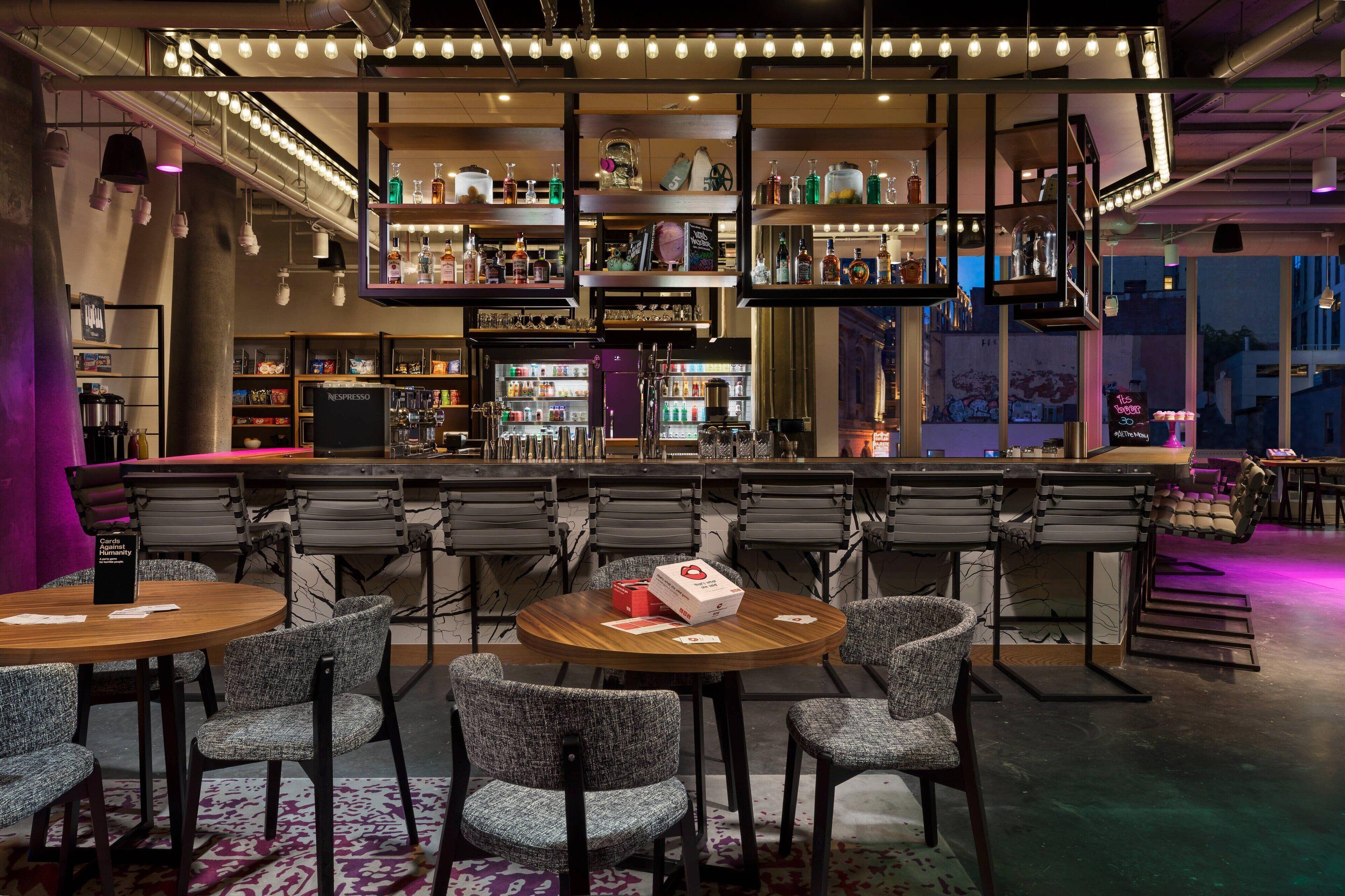 Hotel Moxy Downtown 3*