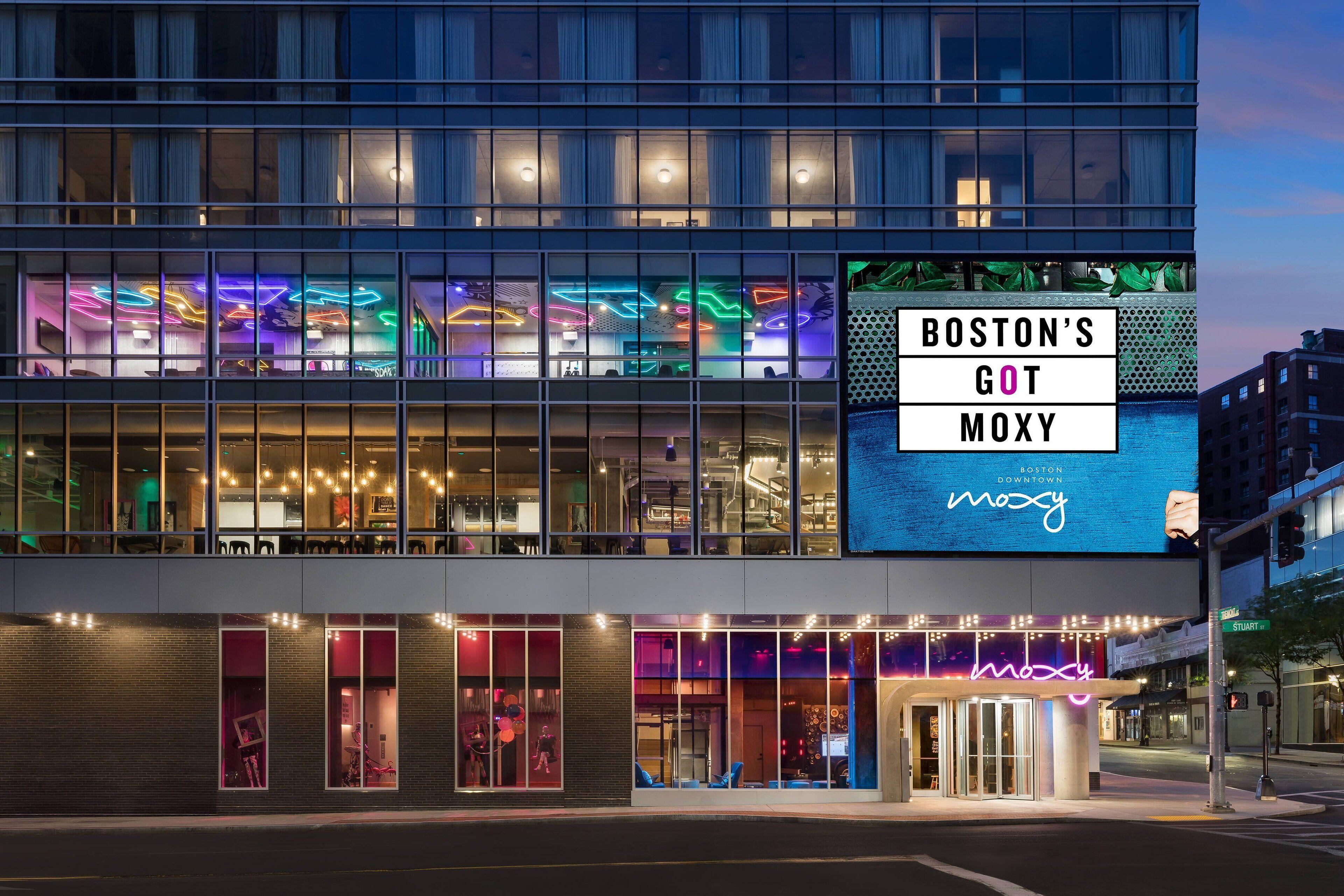 Hotel Moxy Downtown 3*