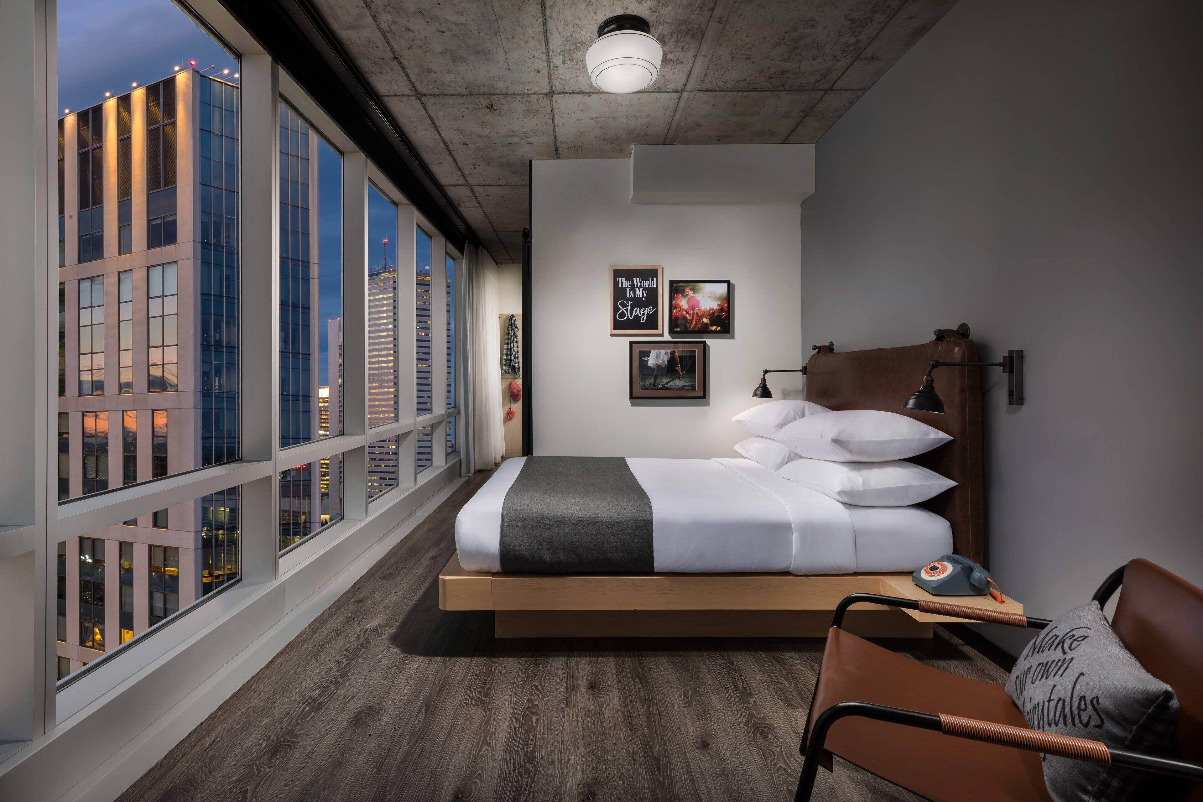 Hotel Moxy Downtown 3*