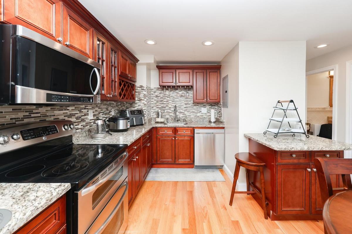 Eastie Roomy 3br With Easy And Airport Access Boston