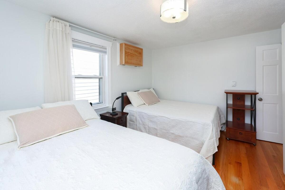 Eastie Roomy 3br With Easy And Airport Access