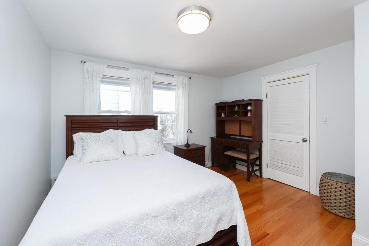 Eastie Roomy 3br With Easy And Airport Access * Boston