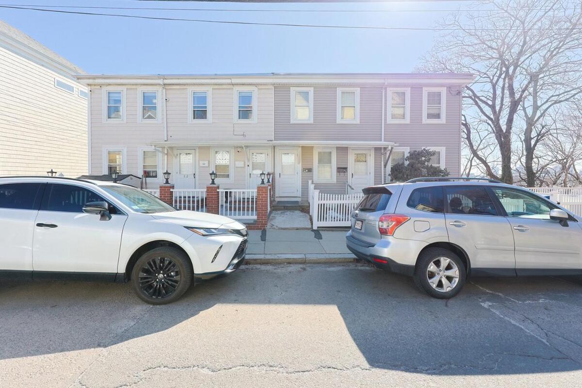 Eastie Roomy 3br With Easy And Airport Access Apartment *