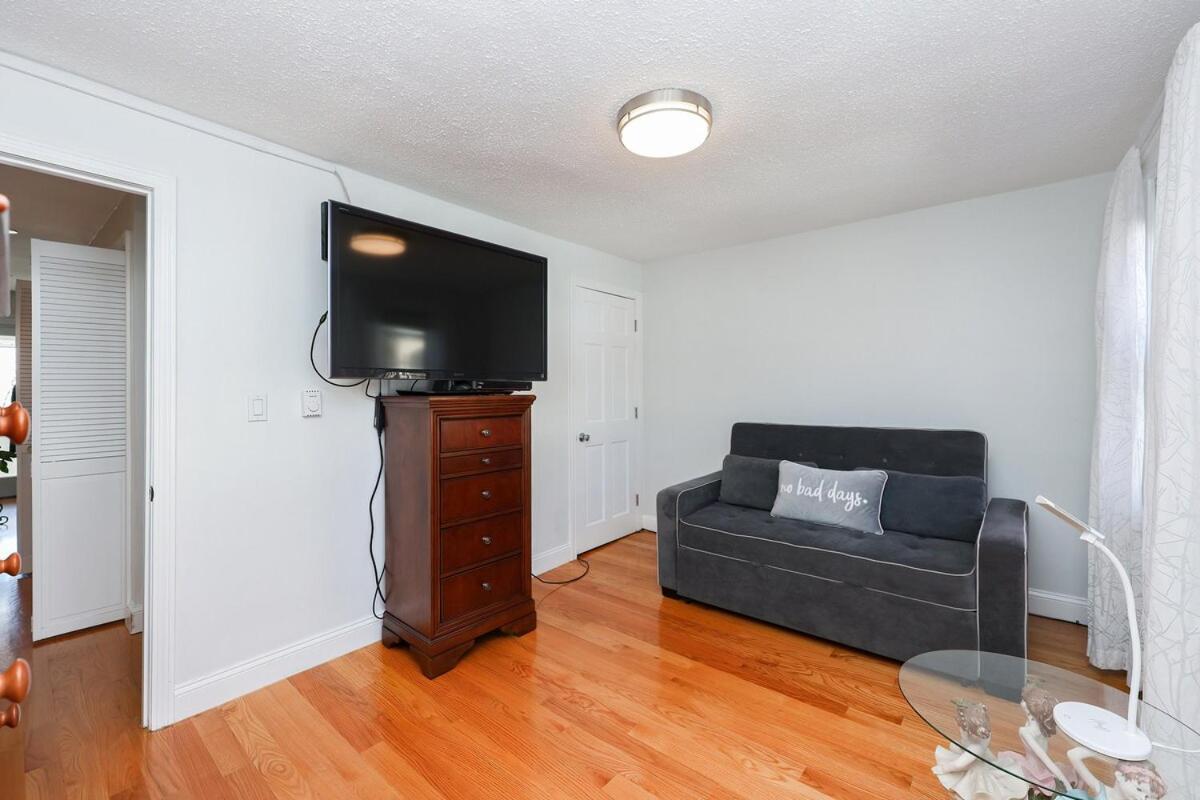 Apartment Eastie Roomy 3br With Easy And Airport Access