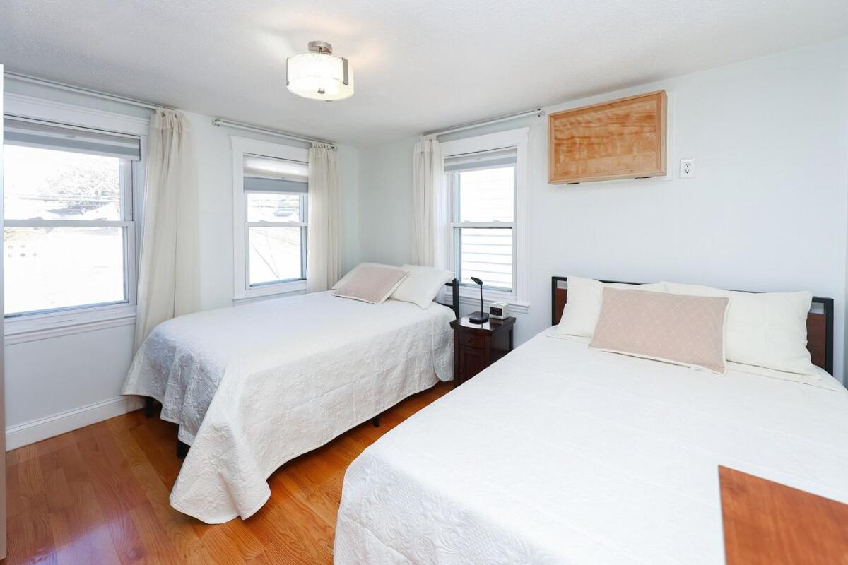Apartment Eastie Roomy 3br With Easy And Airport Access