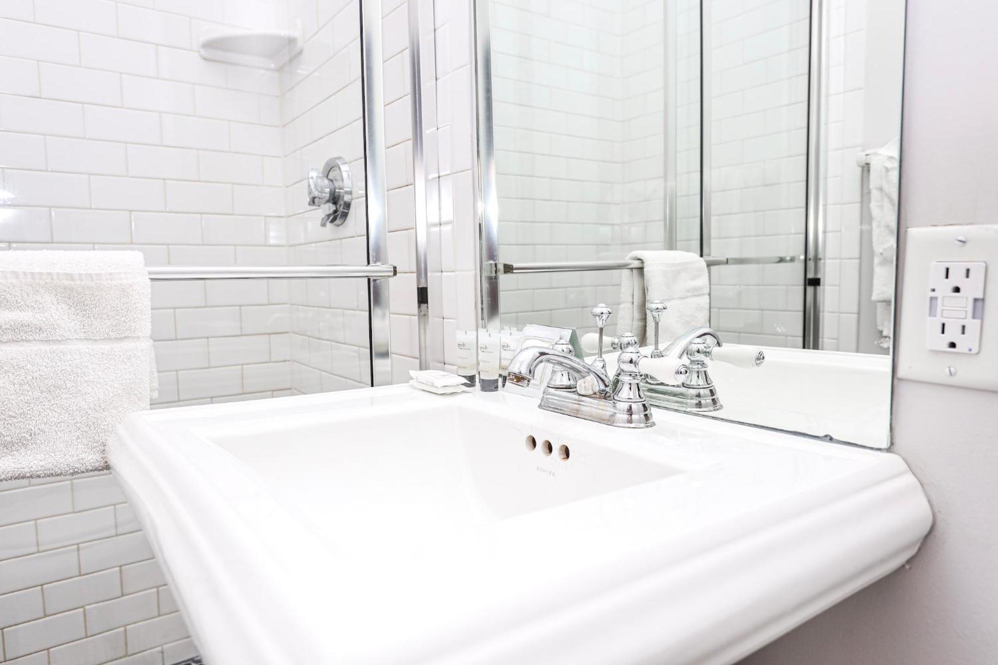 Aparthotel Stylish In Brownstone, C.ave #21 3*