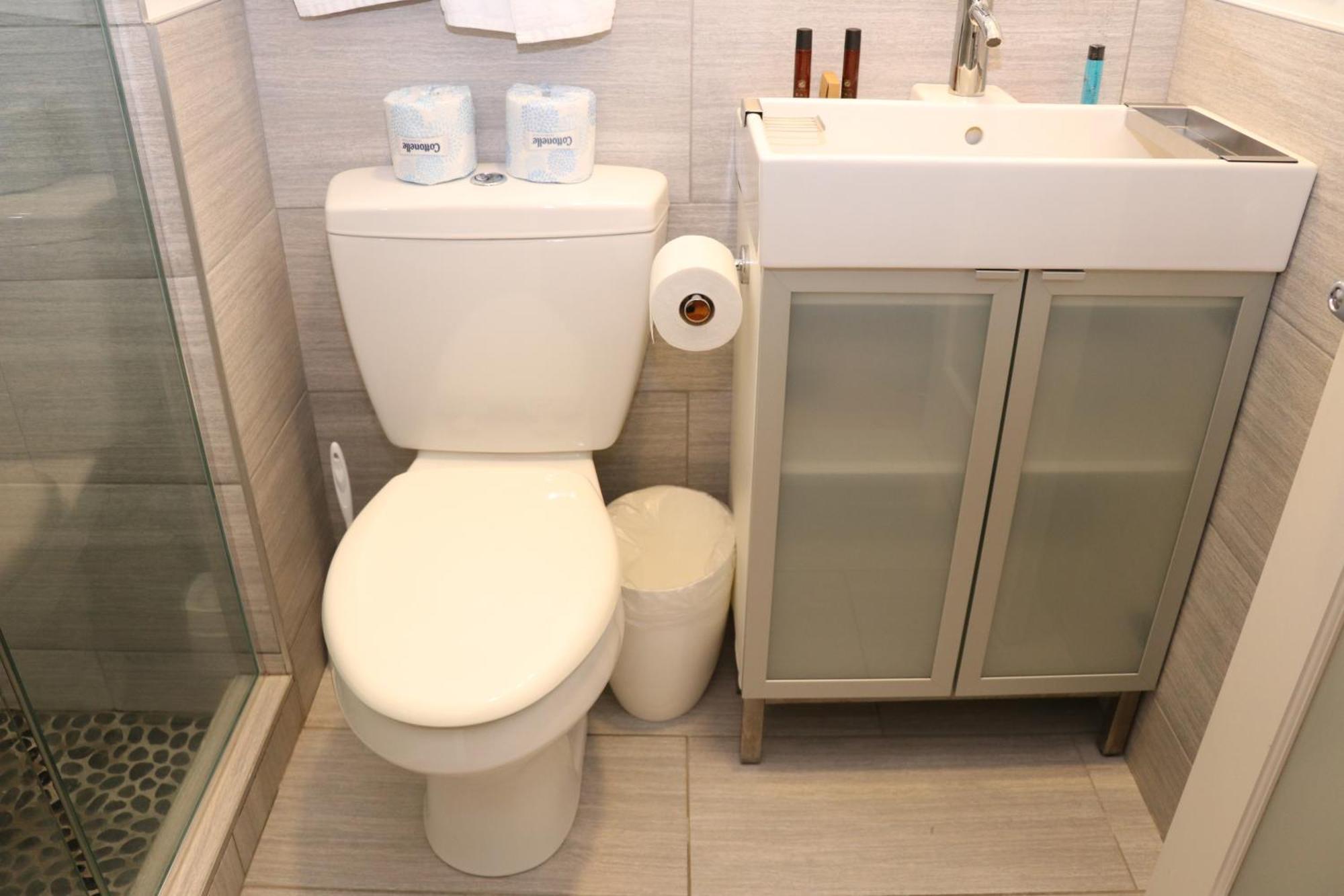 Comfy Beacon Hill Great For Work Travel #13