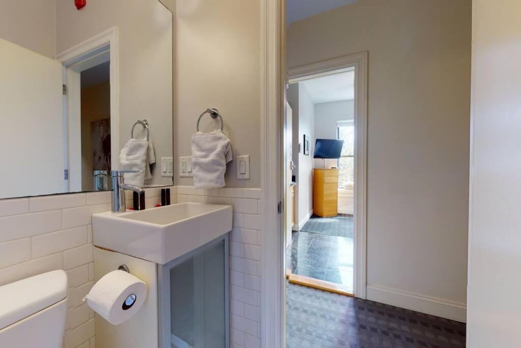 Aparthotel Stylish Downtown In The Boston, C.ave #34