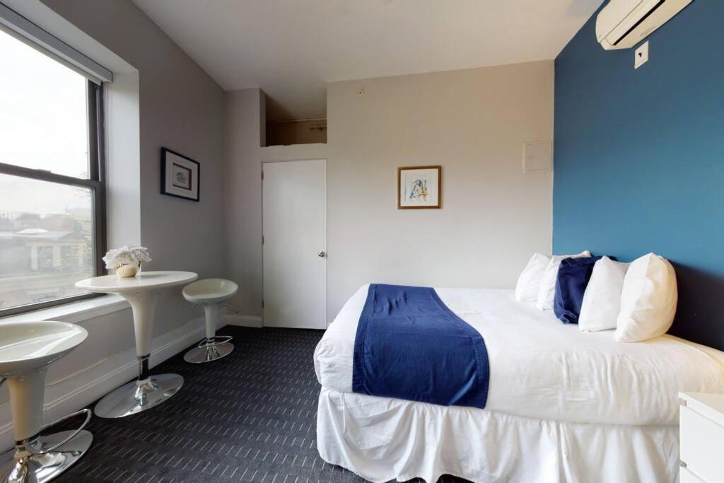 Stylish Downtown In The Boston, C.ave #34 Boston