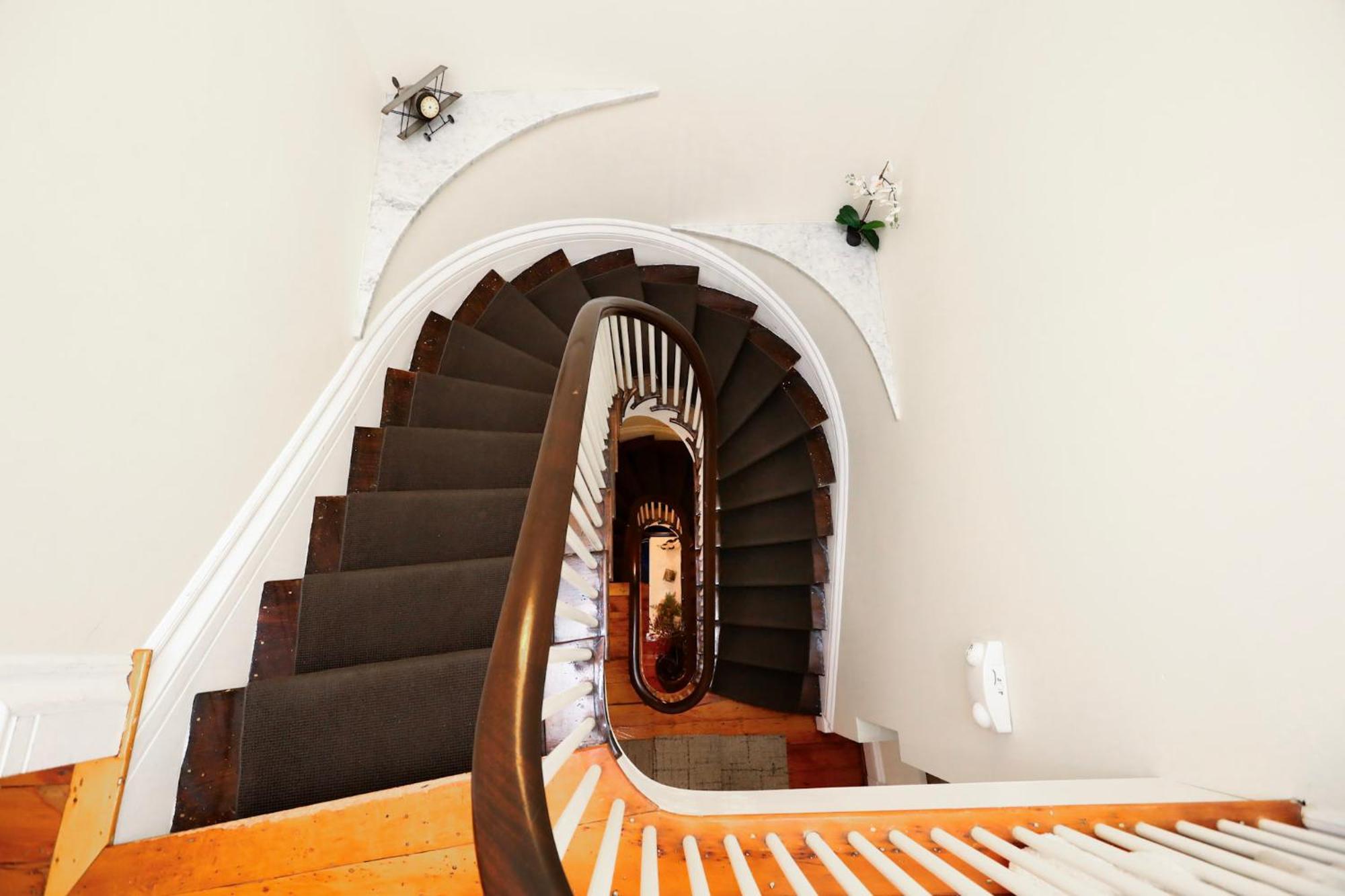 Downtown Beacon Hill, Convenient, Comfy #1 Aparthotel 3*