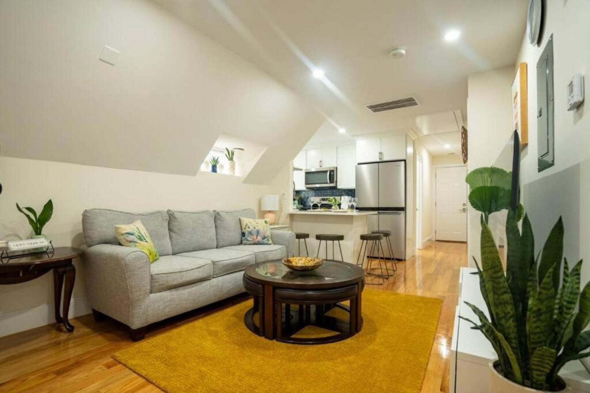 Apartment 80-3 3br - Cozy Near Dorchester Center