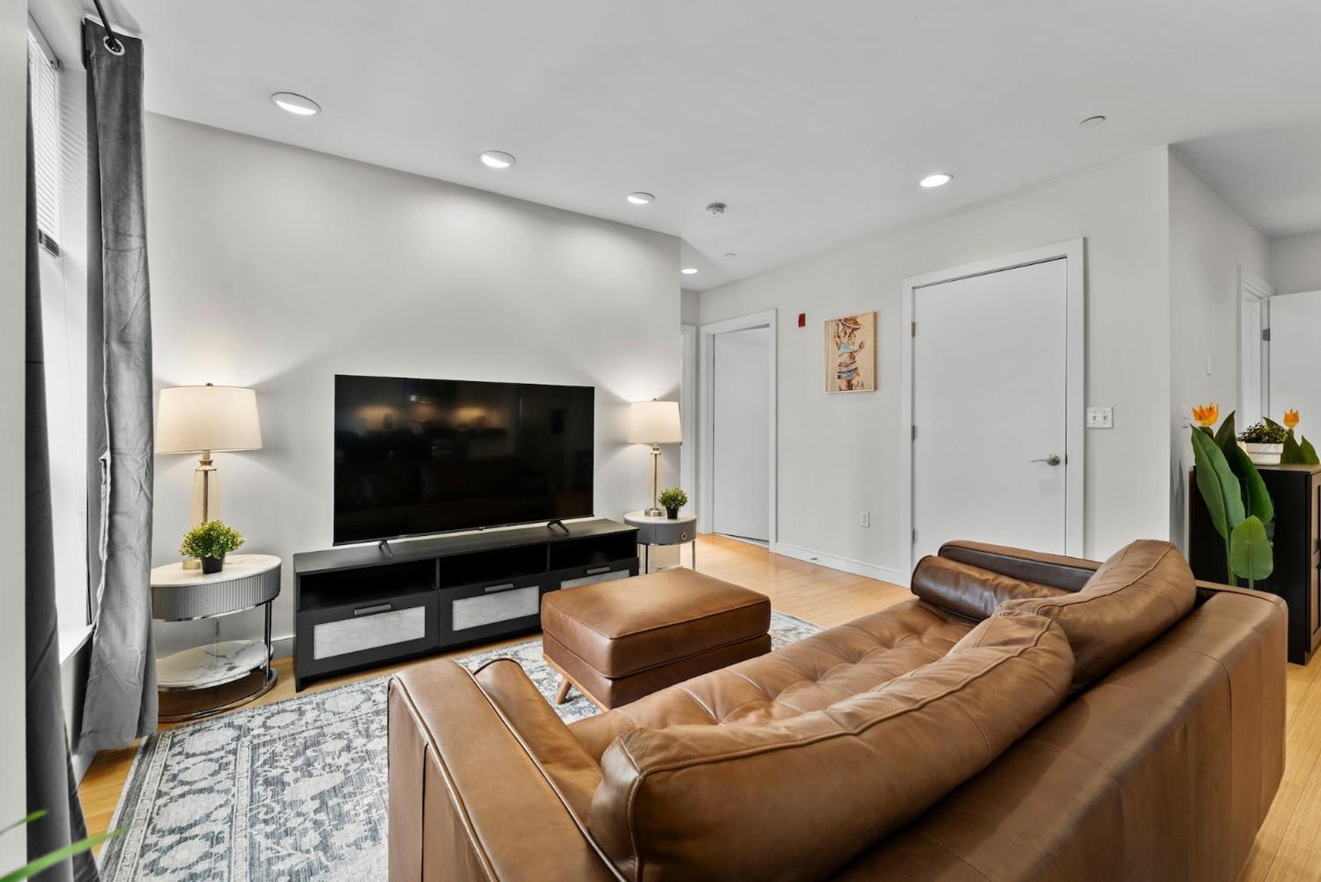 Beautiful 2br In Southend Apartment *