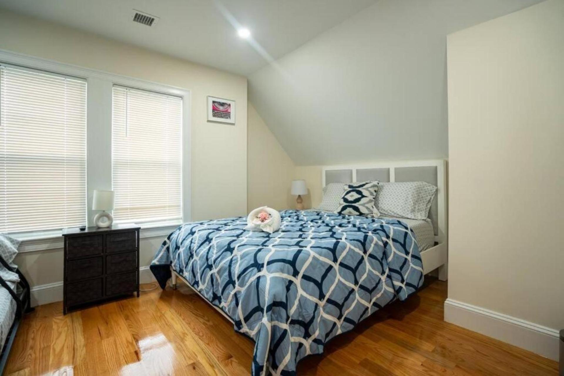 Apartment 80-3 3br - Cozy Near Dorchester Center *