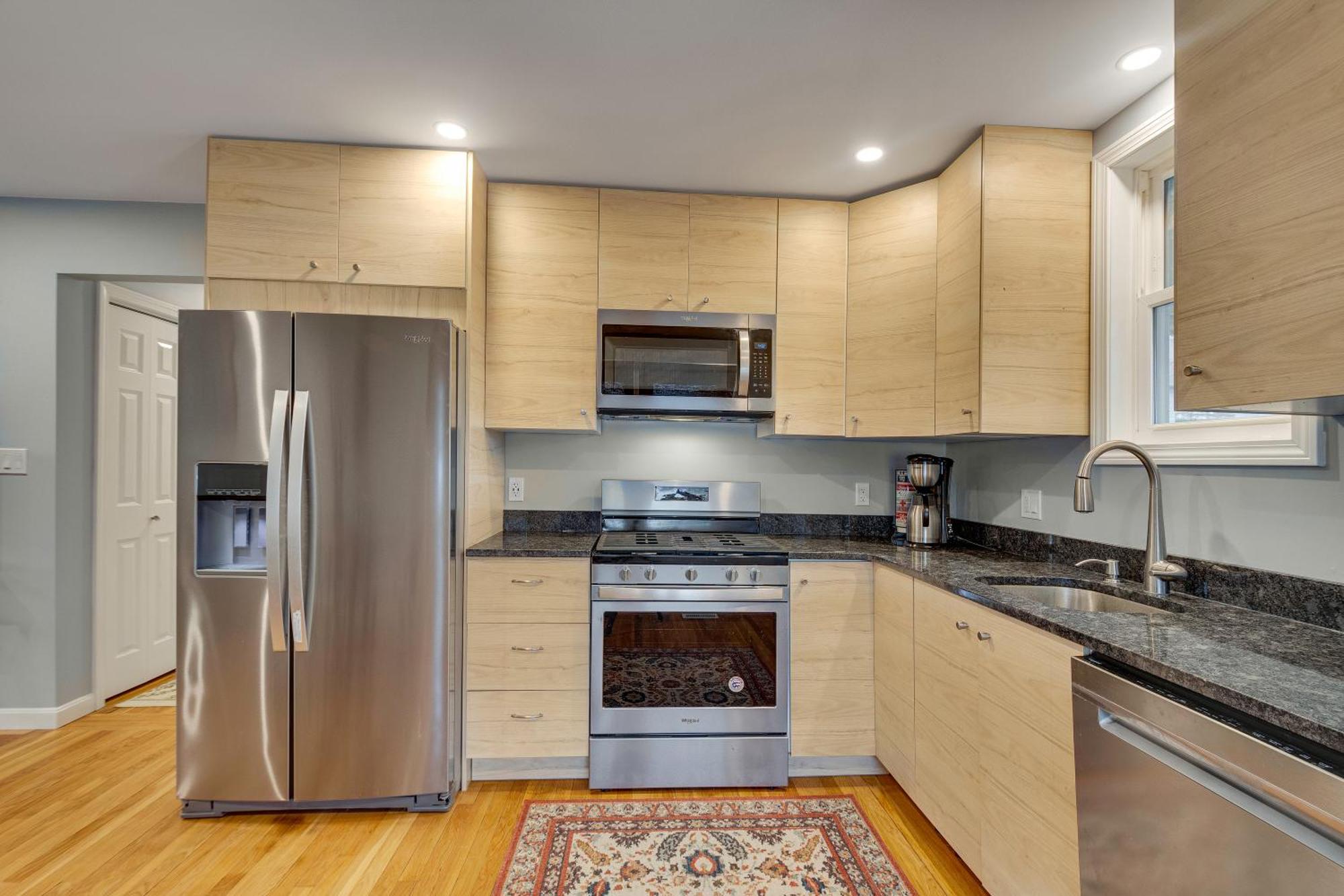 2br Dog-friendly In 2-fam - Comfy Retreat