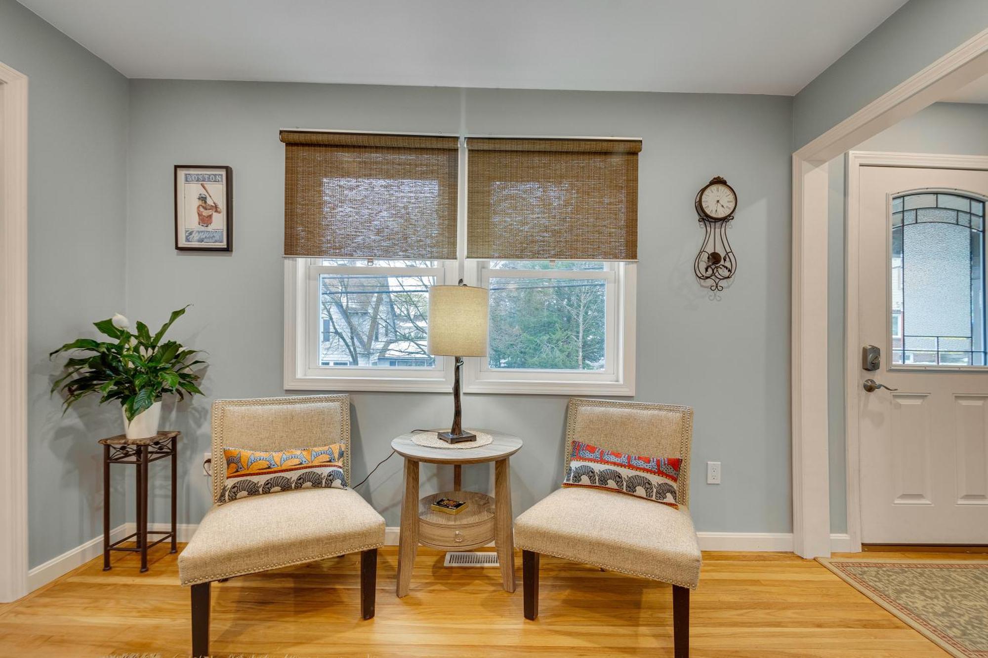 Apartment 2br Dog-friendly In 2-fam - Comfy Retreat *