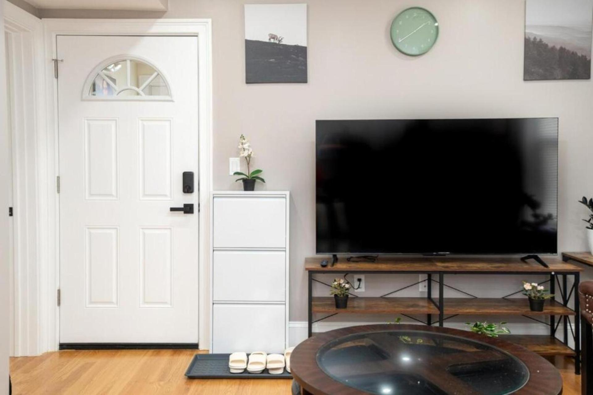 558-2 3br - Modern Nest Near Franklin Park *