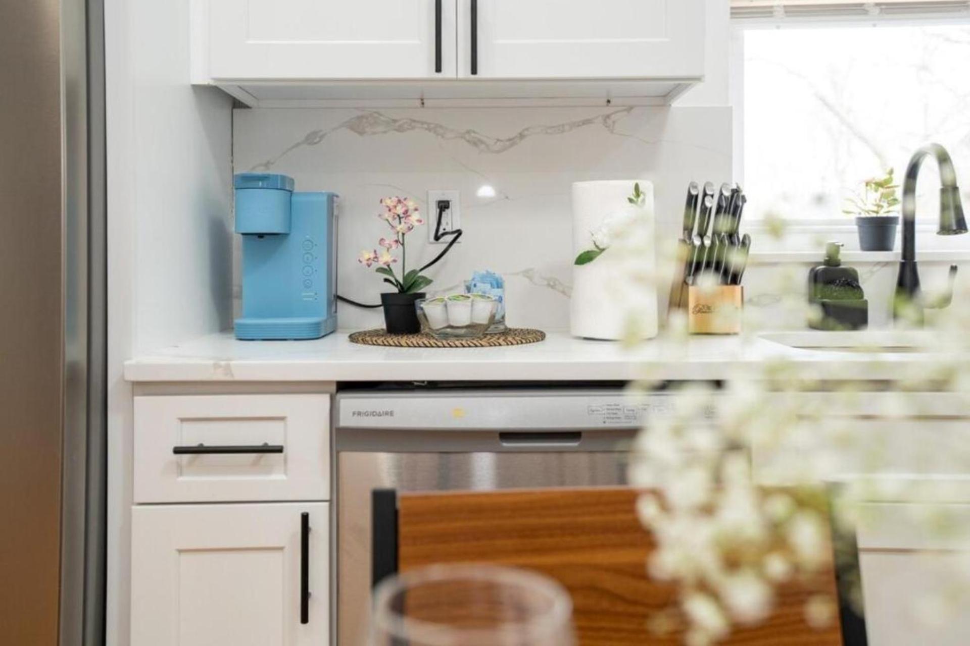 558-2 3br - Modern Nest Near Franklin Park *